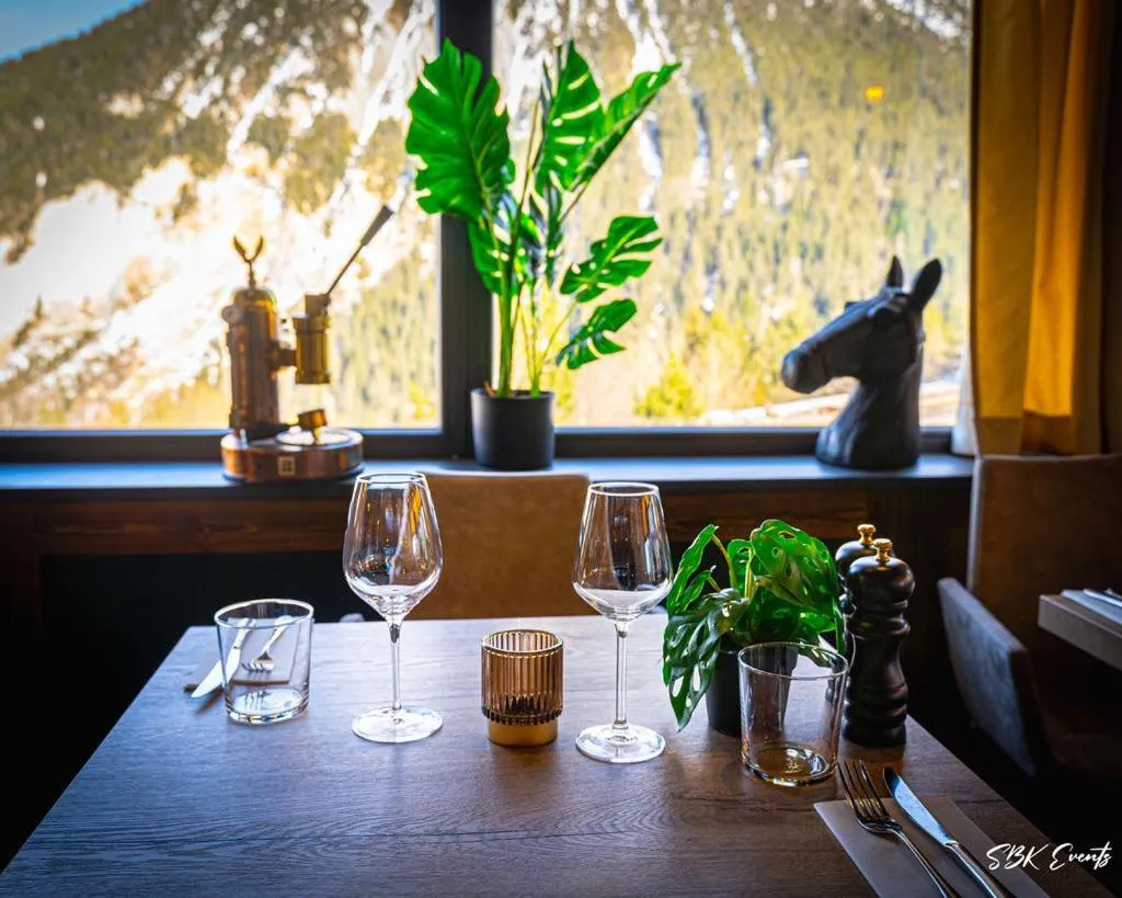 Restaurant/places to eat in Hotel Edelweiss