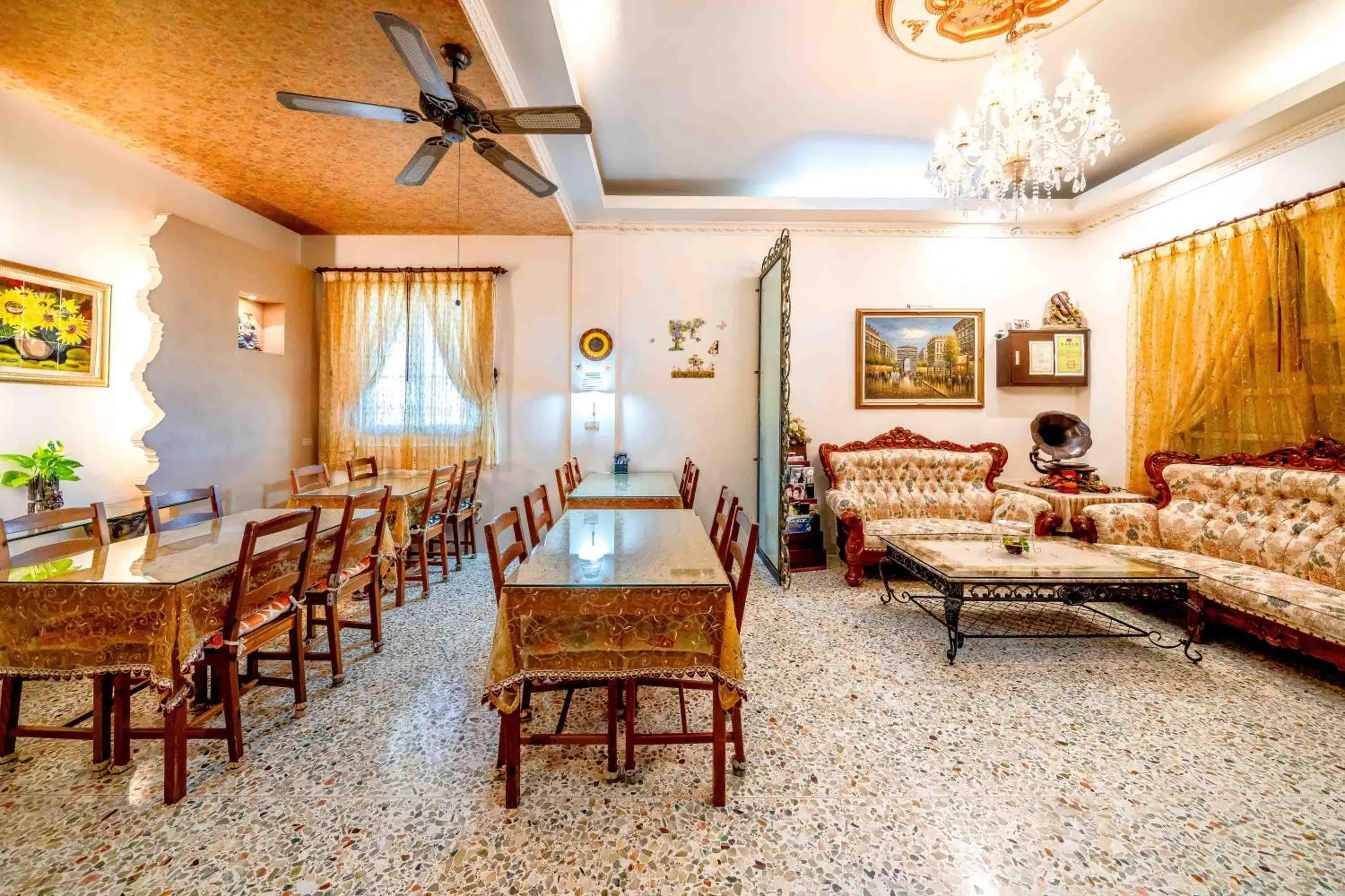 Living room, Bed in Sweetheart Homestay