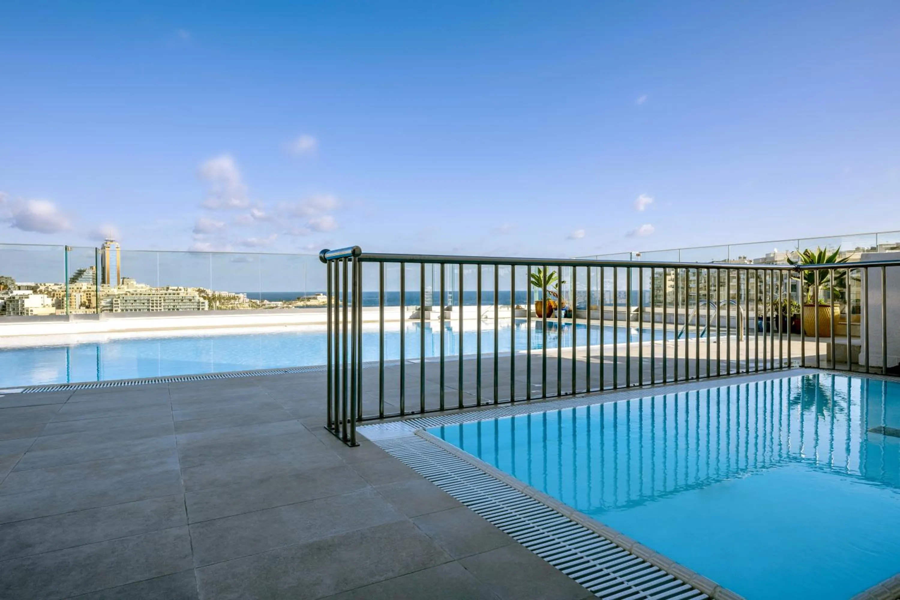 Swimming pool in Plaza Regency Hotels