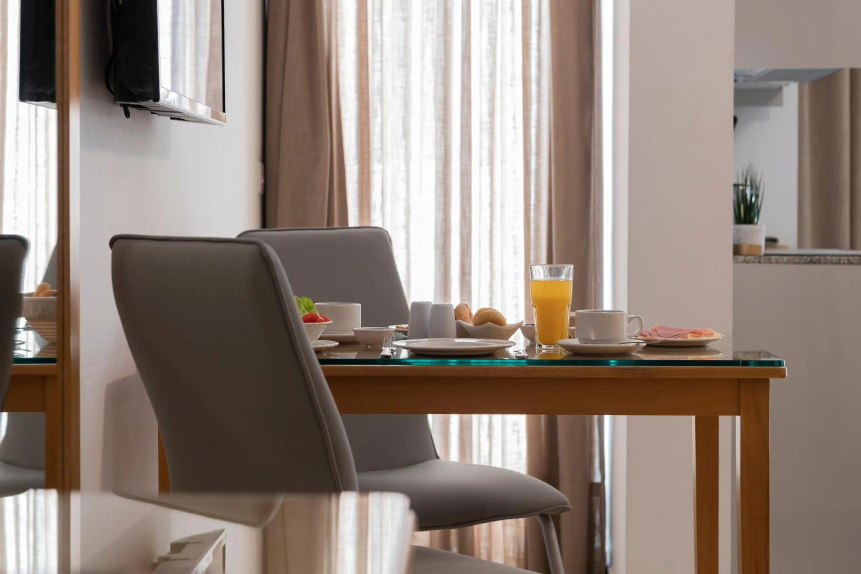 Dining area in Plaza Regency Hotels