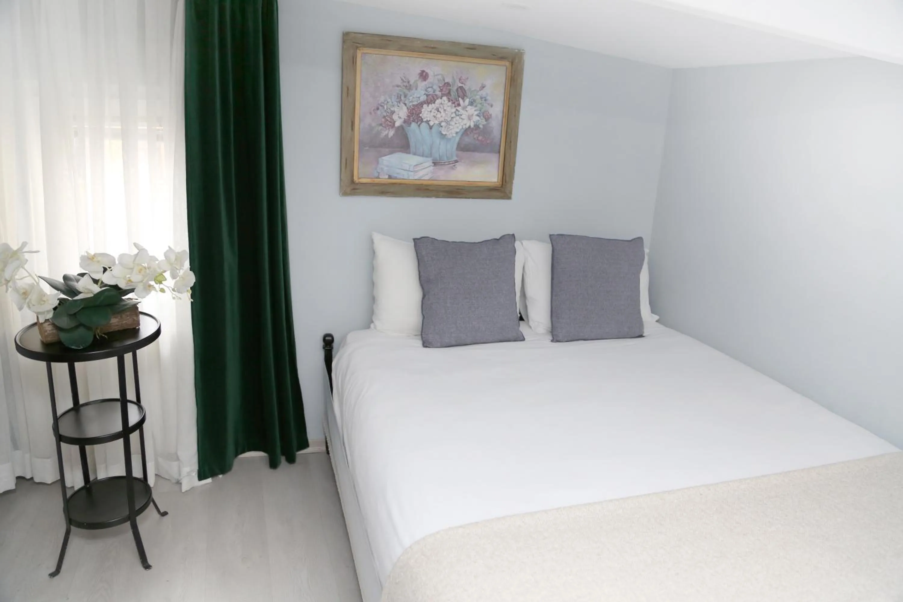 Bedroom, Bed in Ditto Flats