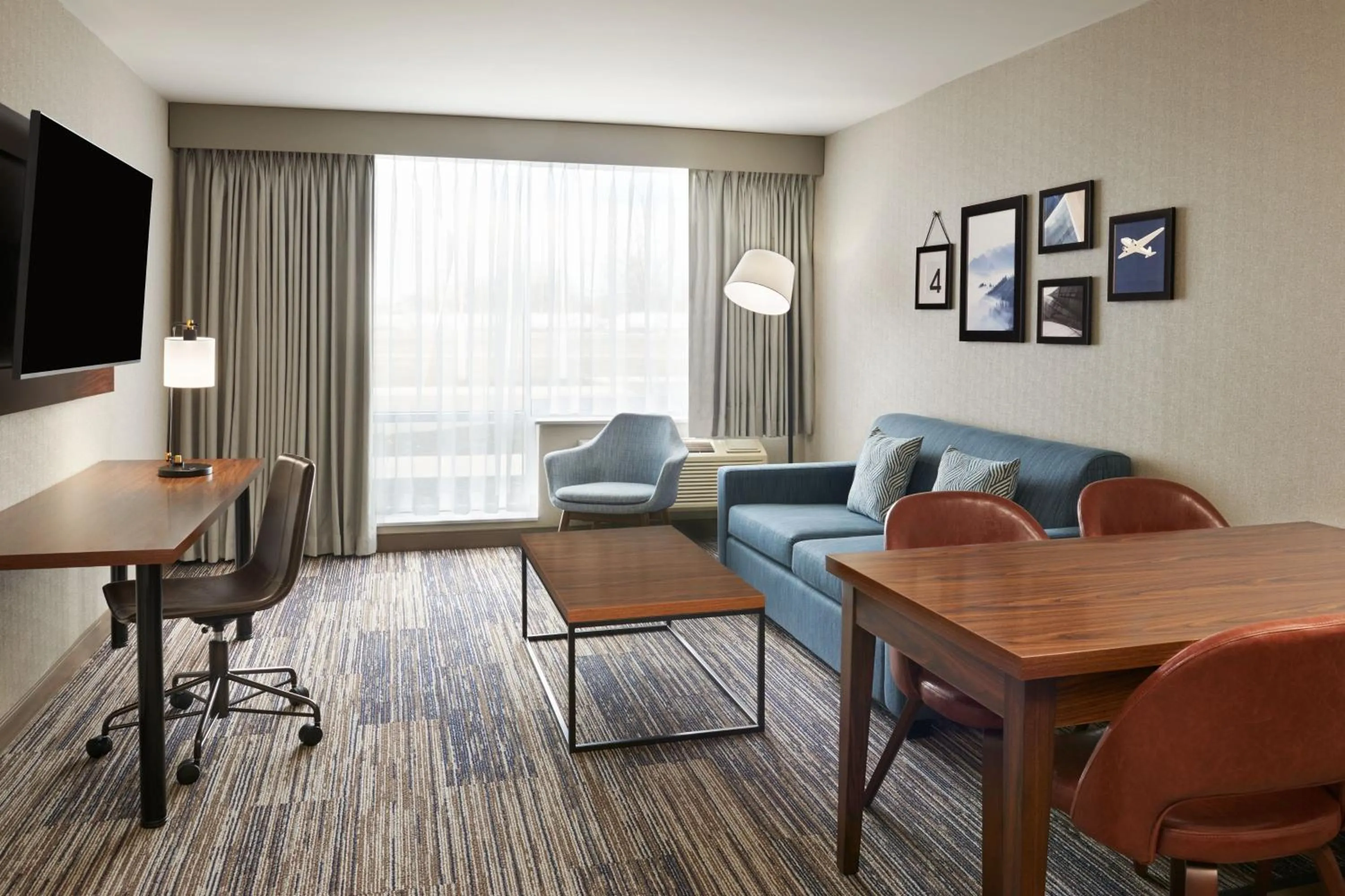 Bedroom in Four Points by Sheraton Point Edward Sarnia