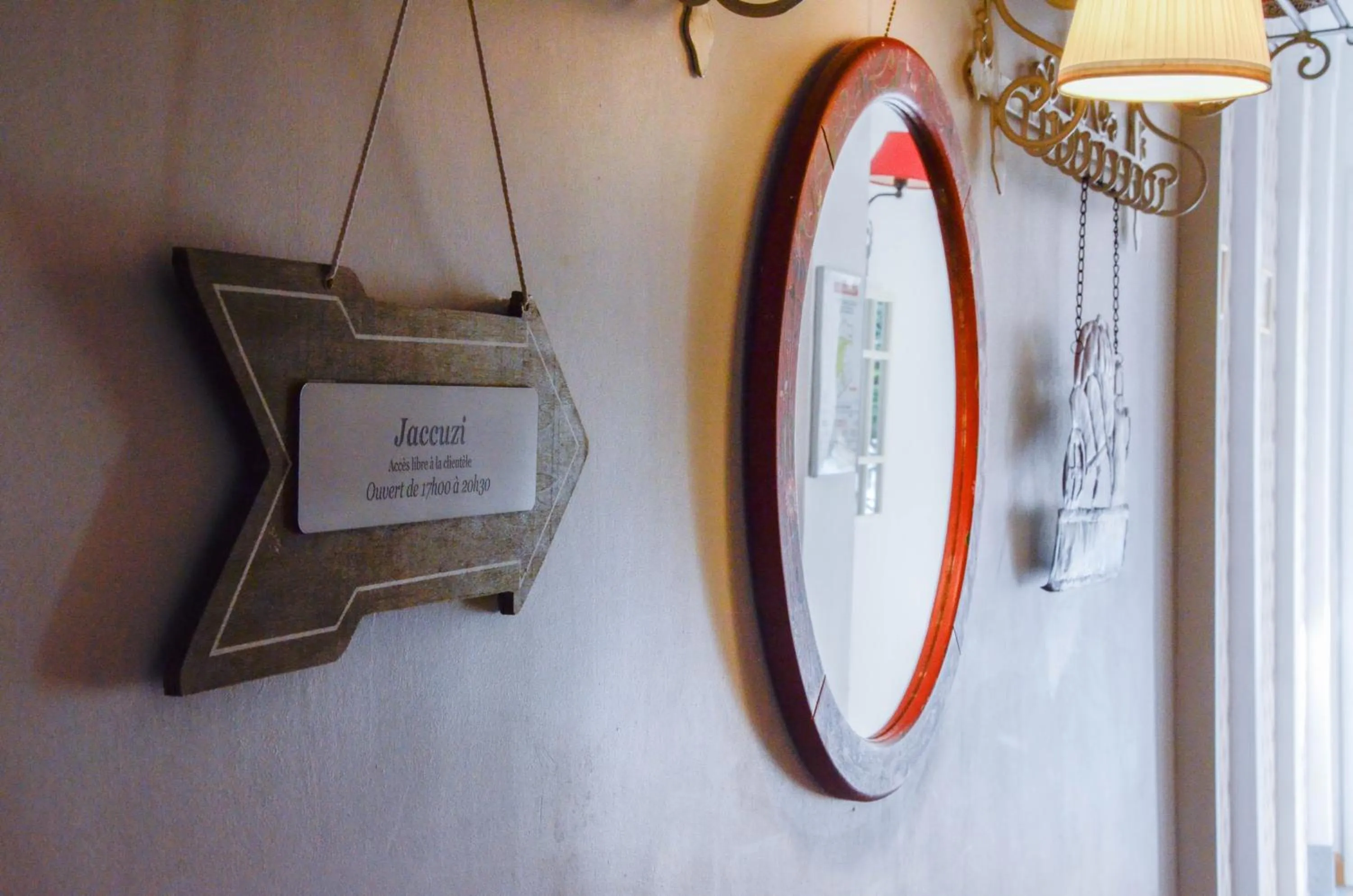 Decorative detail in Logis Hôtel La Villa Boucicaut