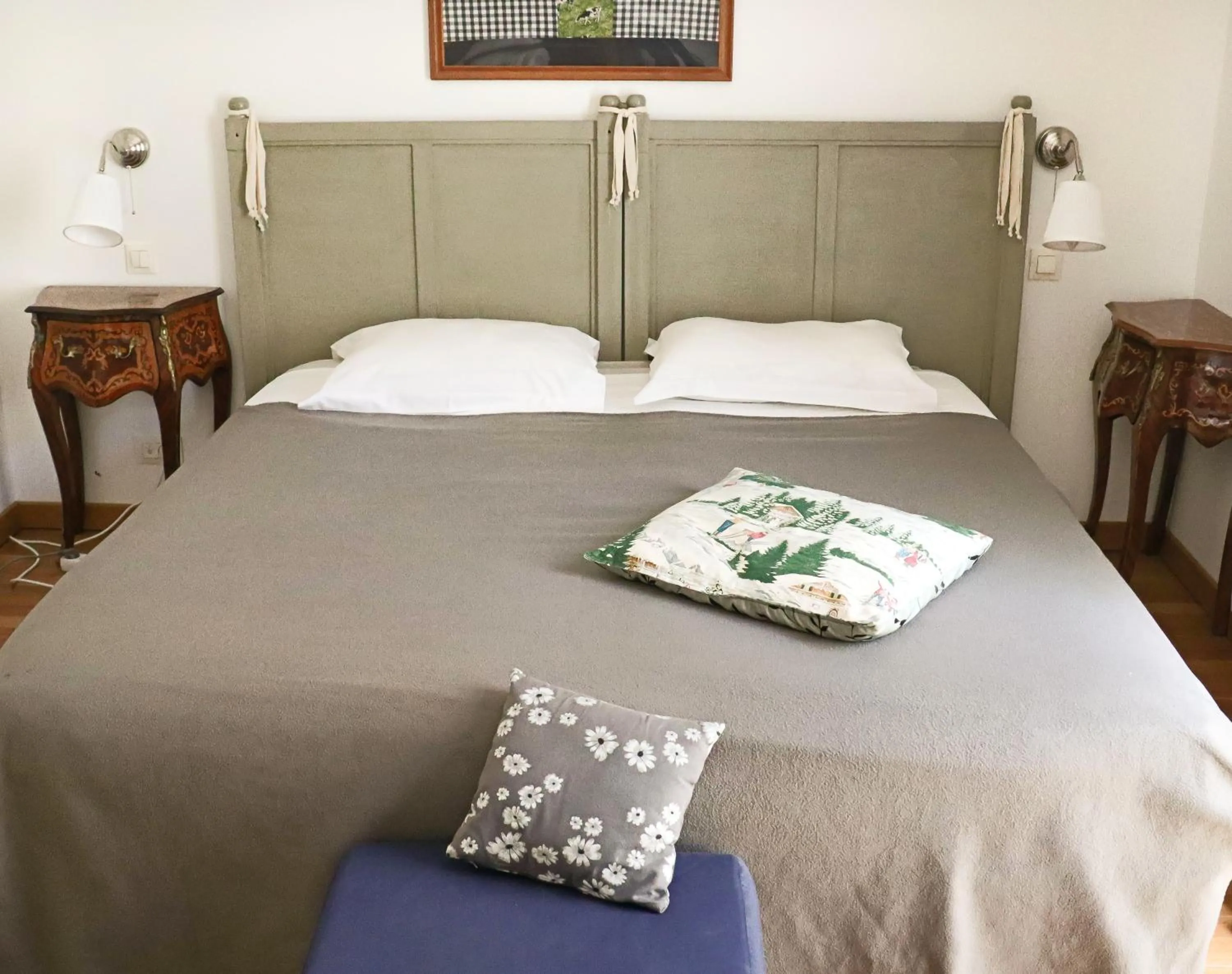 Bedroom, Bed in Logis Hôtel La Villa Boucicaut