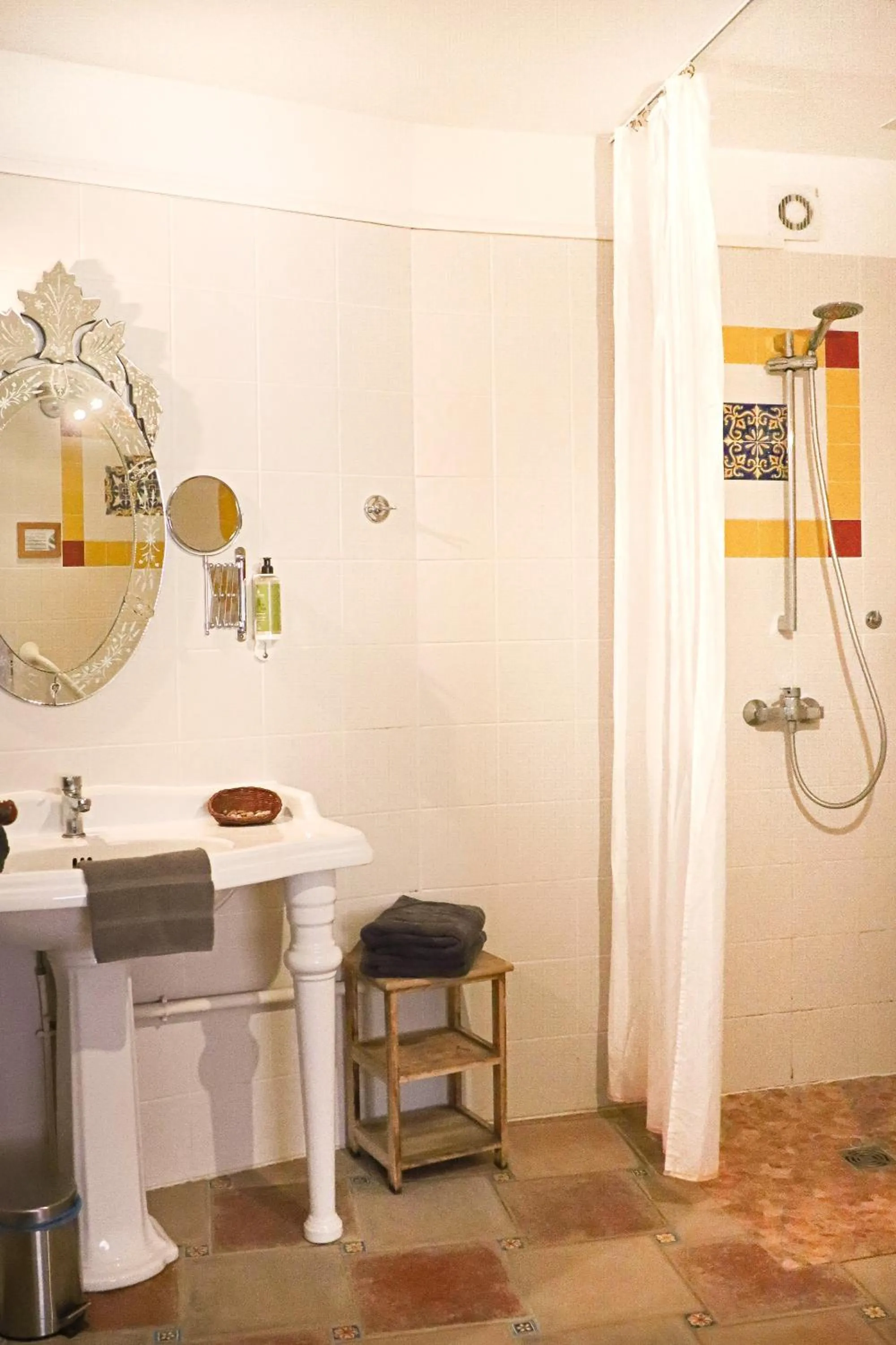 Bathroom in Logis Hôtel La Villa Boucicaut