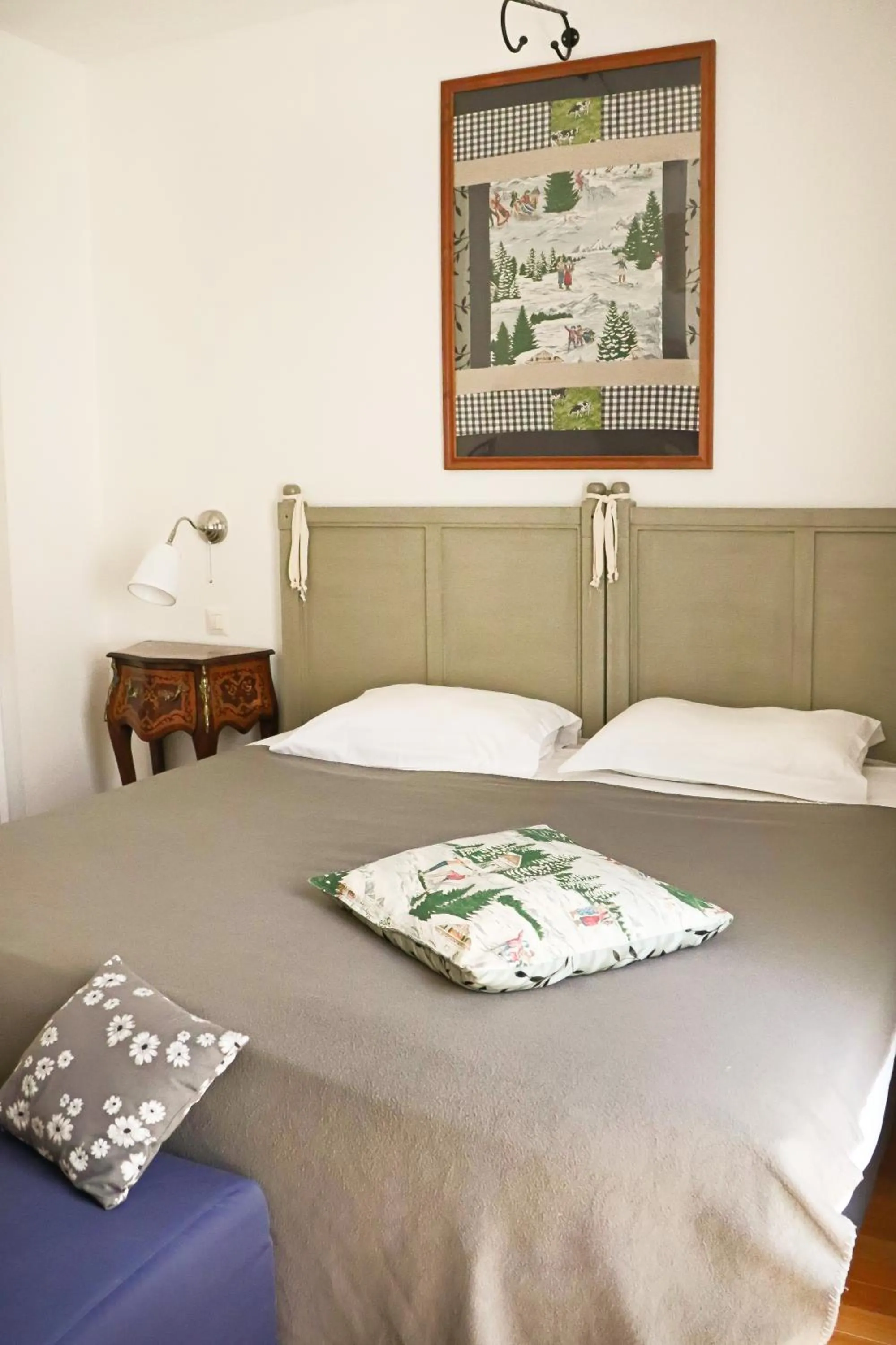 Bedroom, Bed in Logis Hôtel La Villa Boucicaut