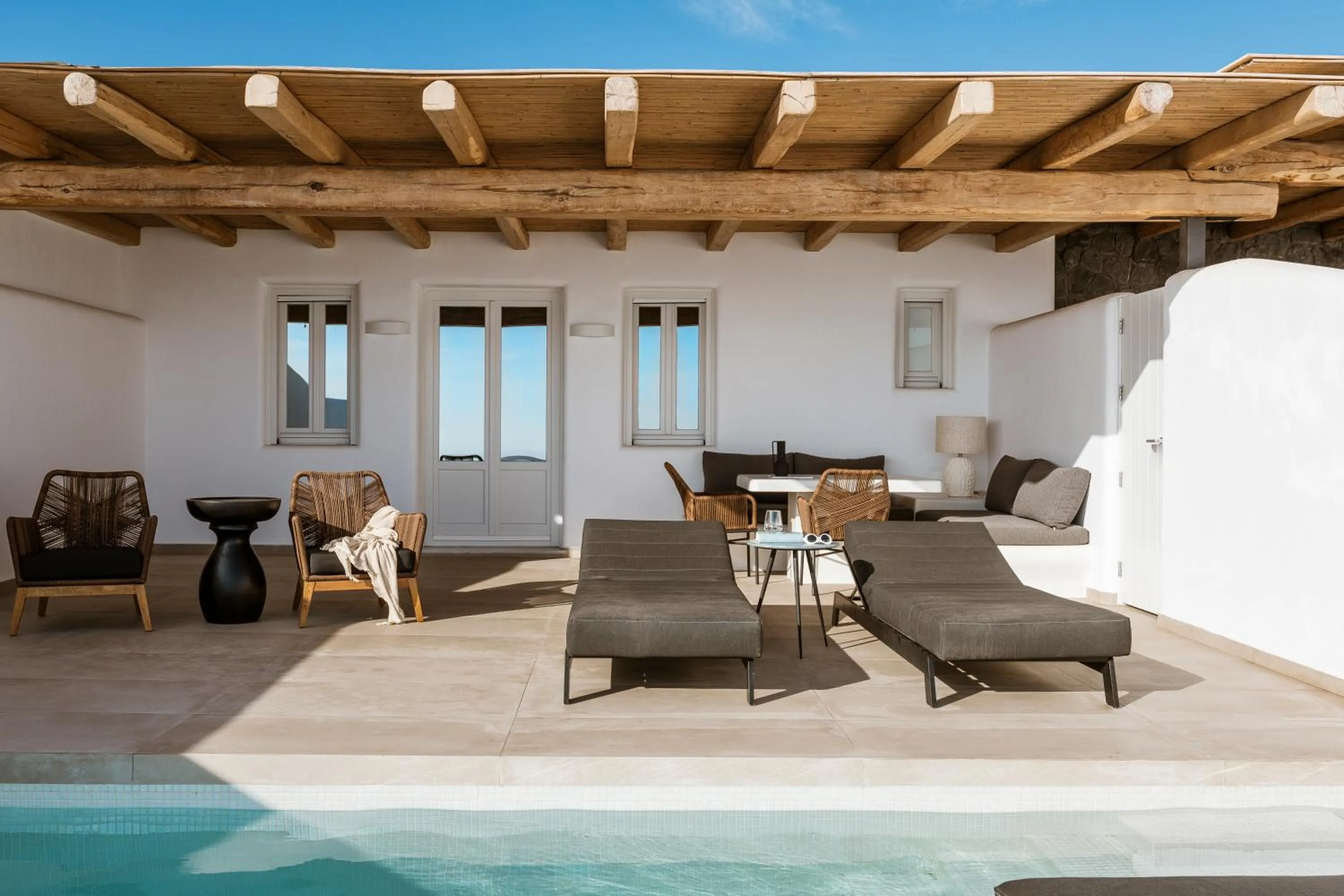 Balcony/Terrace in NĒRO Suites by NOMÉE Hospitality Group