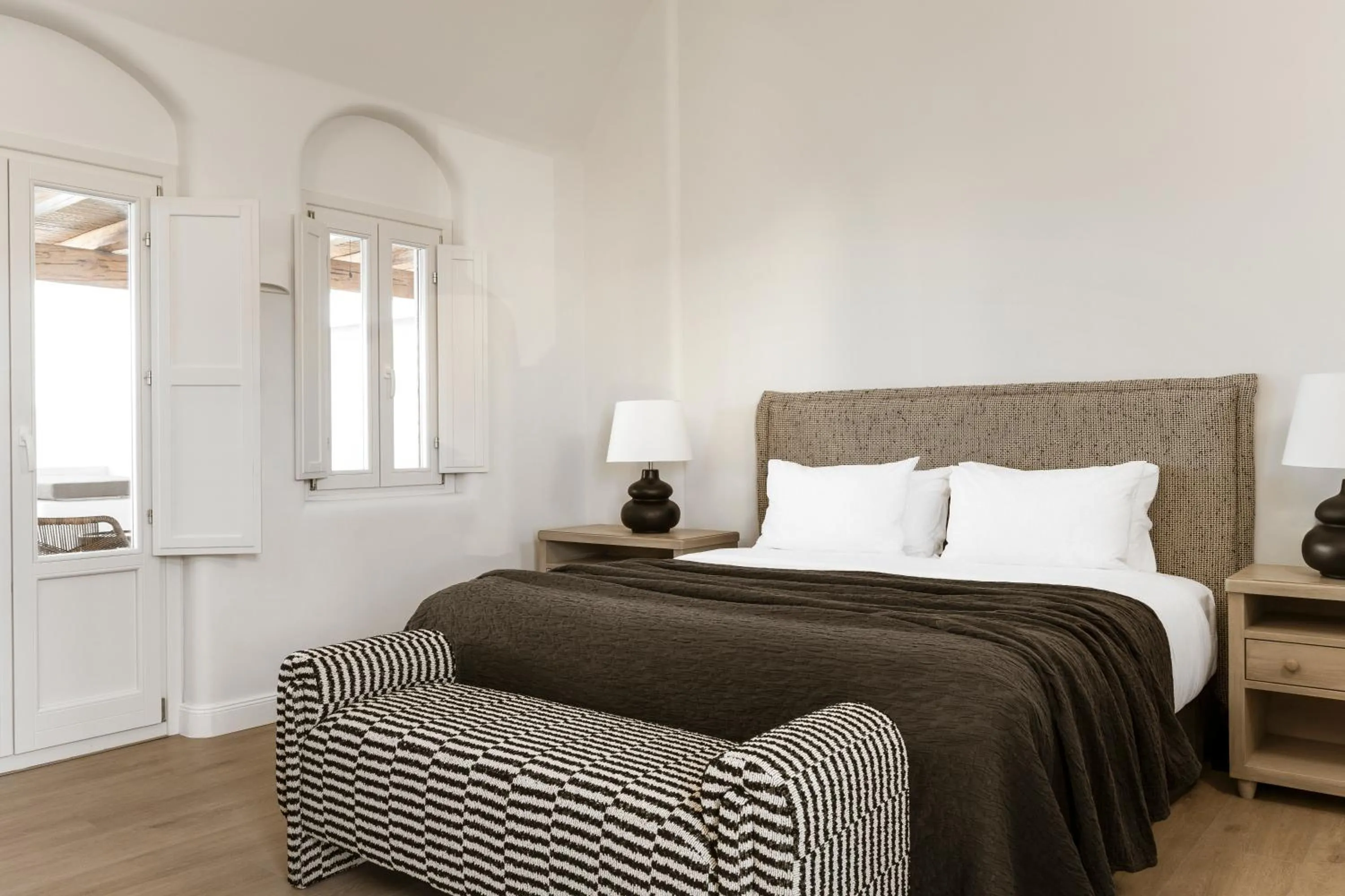 Bedroom, Bed in NĒRO Suites by NOMÉE Hospitality Group