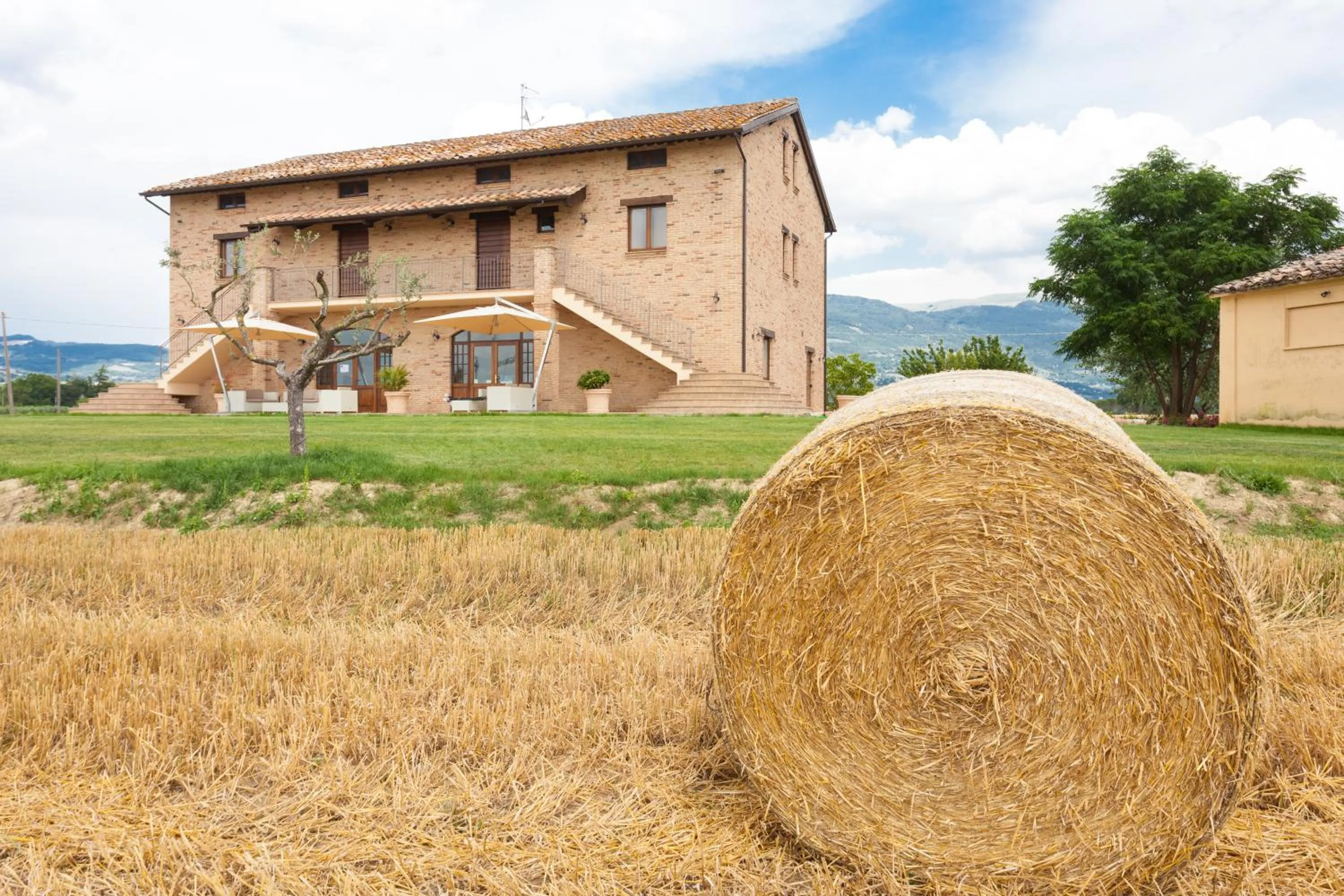 Facade/entrance in Assisium Agriturismo