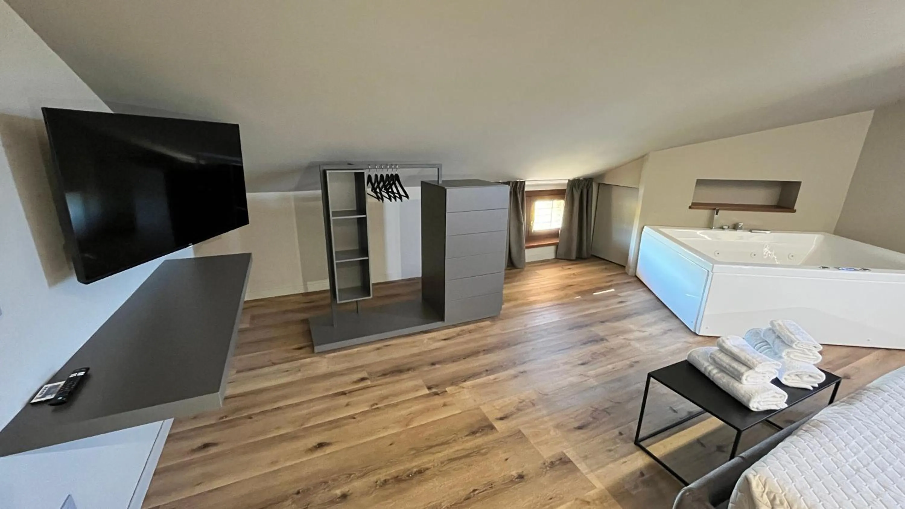 Hot Tub, Bed in Assisium Agriturismo