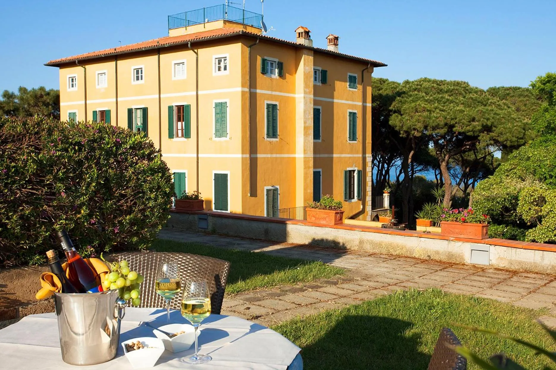 Property building in Tenuta Delle Ripalte