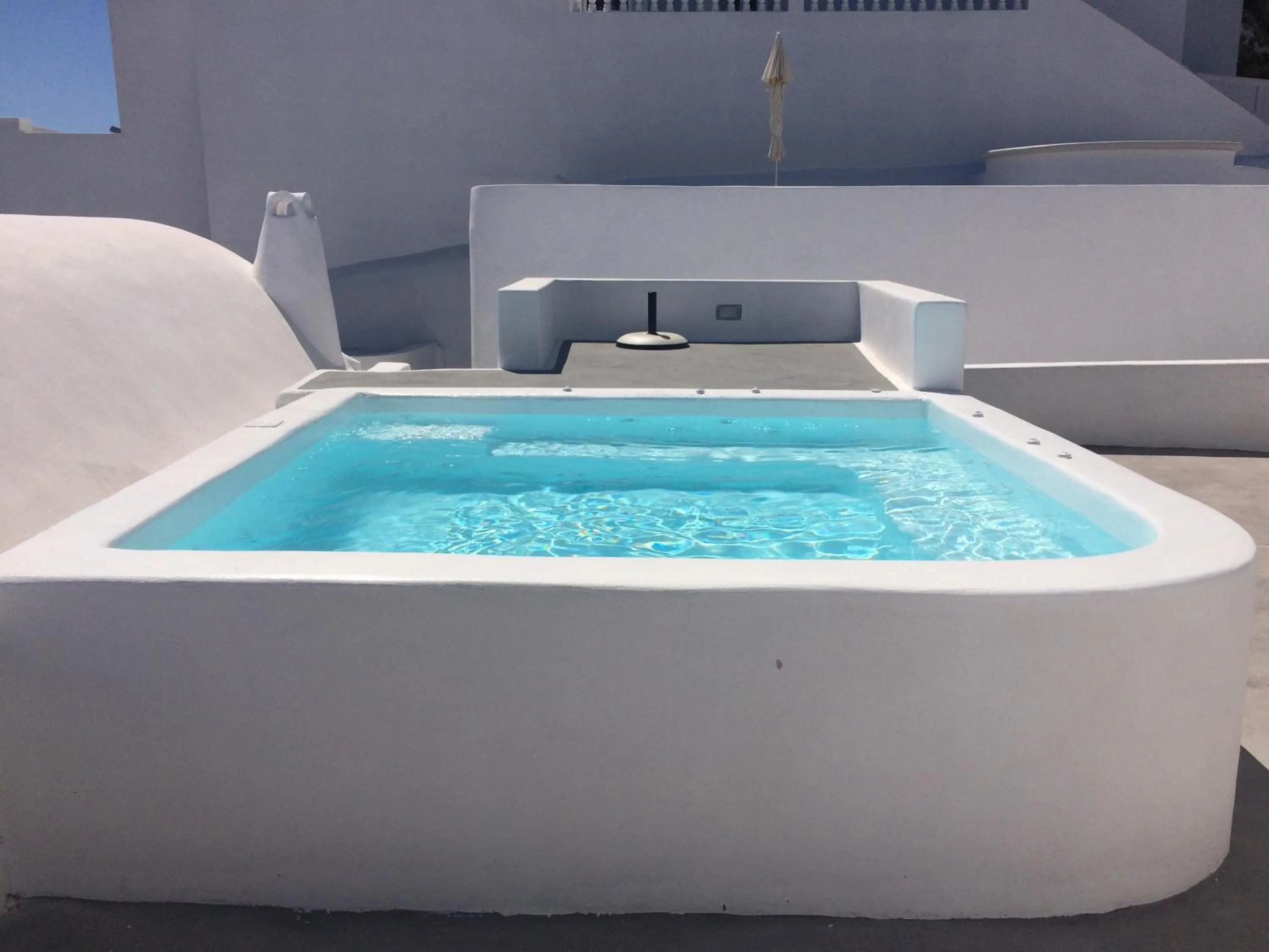 Hot Tub in Ayoba Santorini