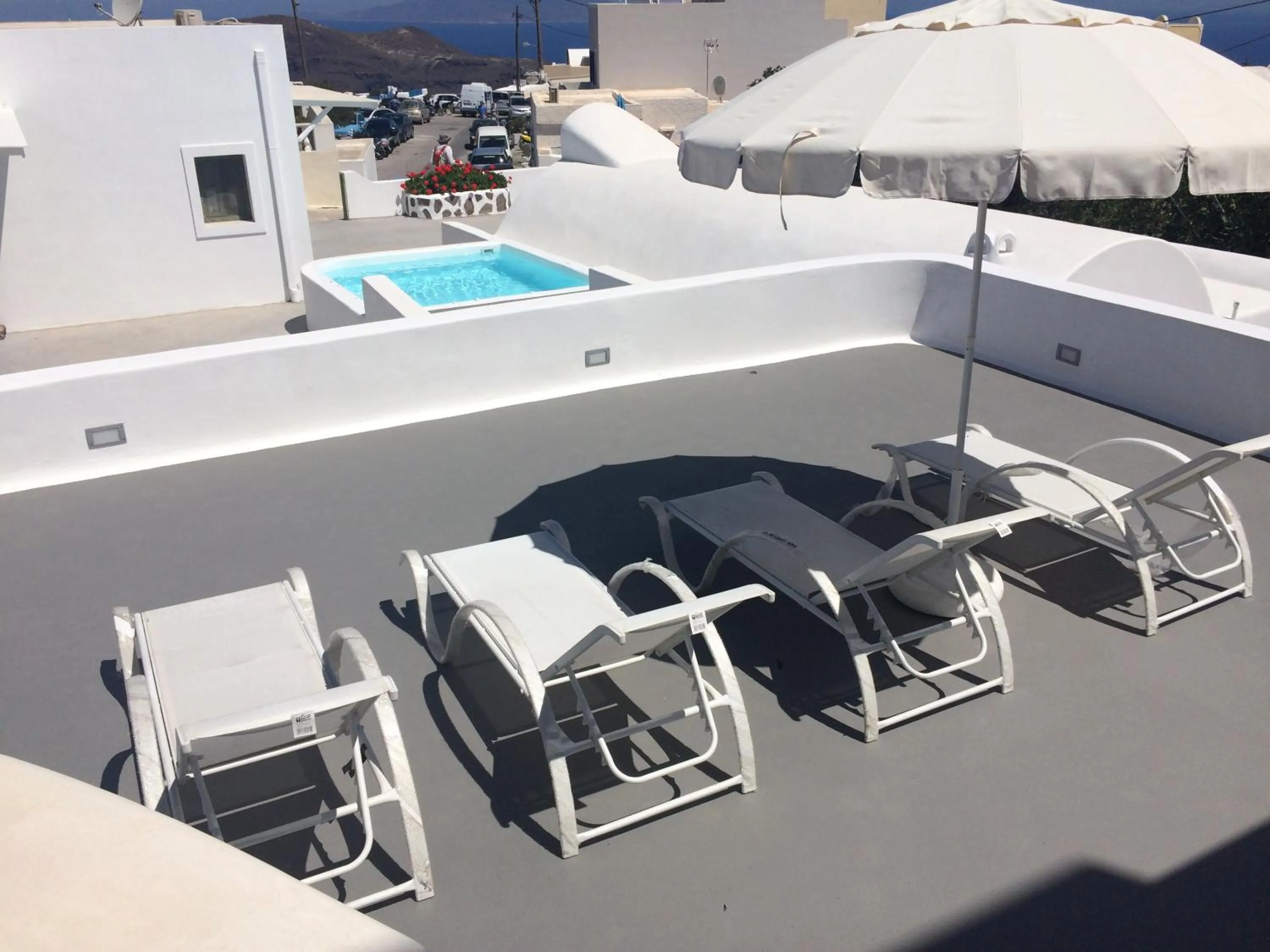 Hot Tub in Ayoba Santorini