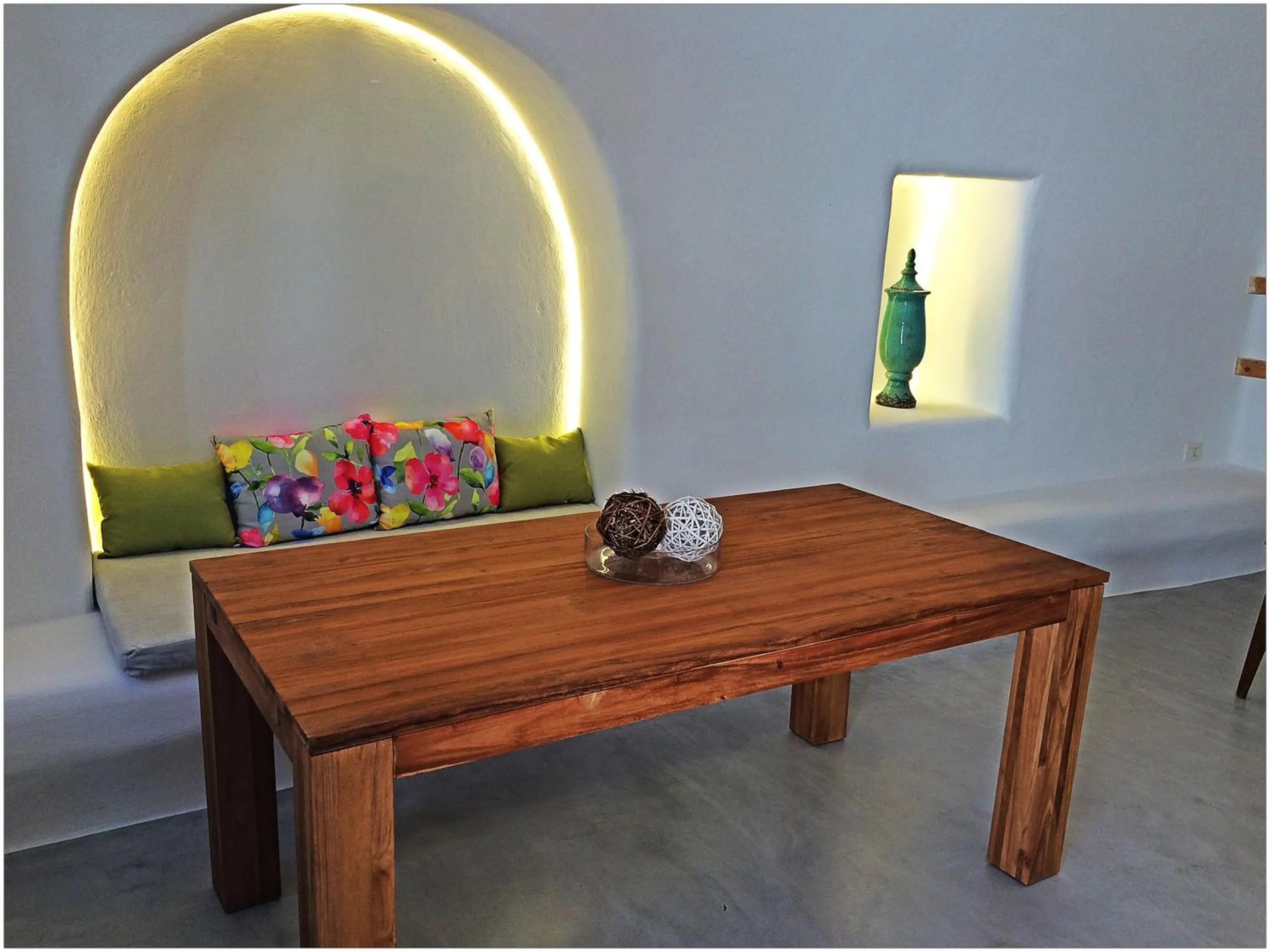 Living room in Ayoba Santorini