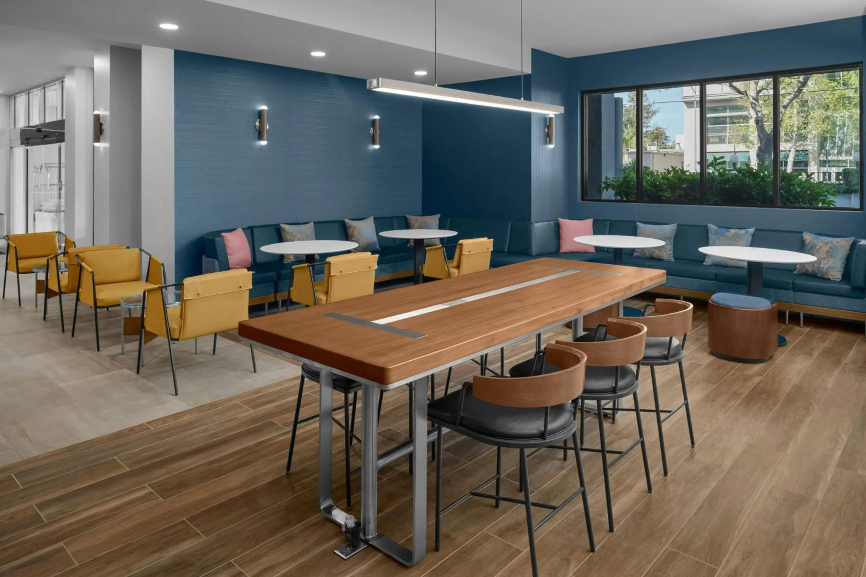 Lobby or reception in Courtyard San Jose Airport