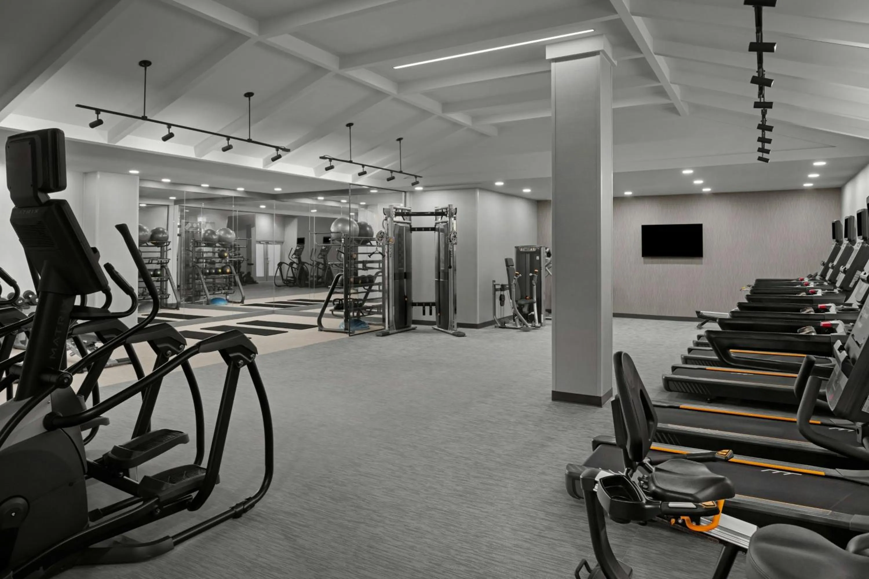 Fitness centre/facilities in Courtyard San Jose Airport