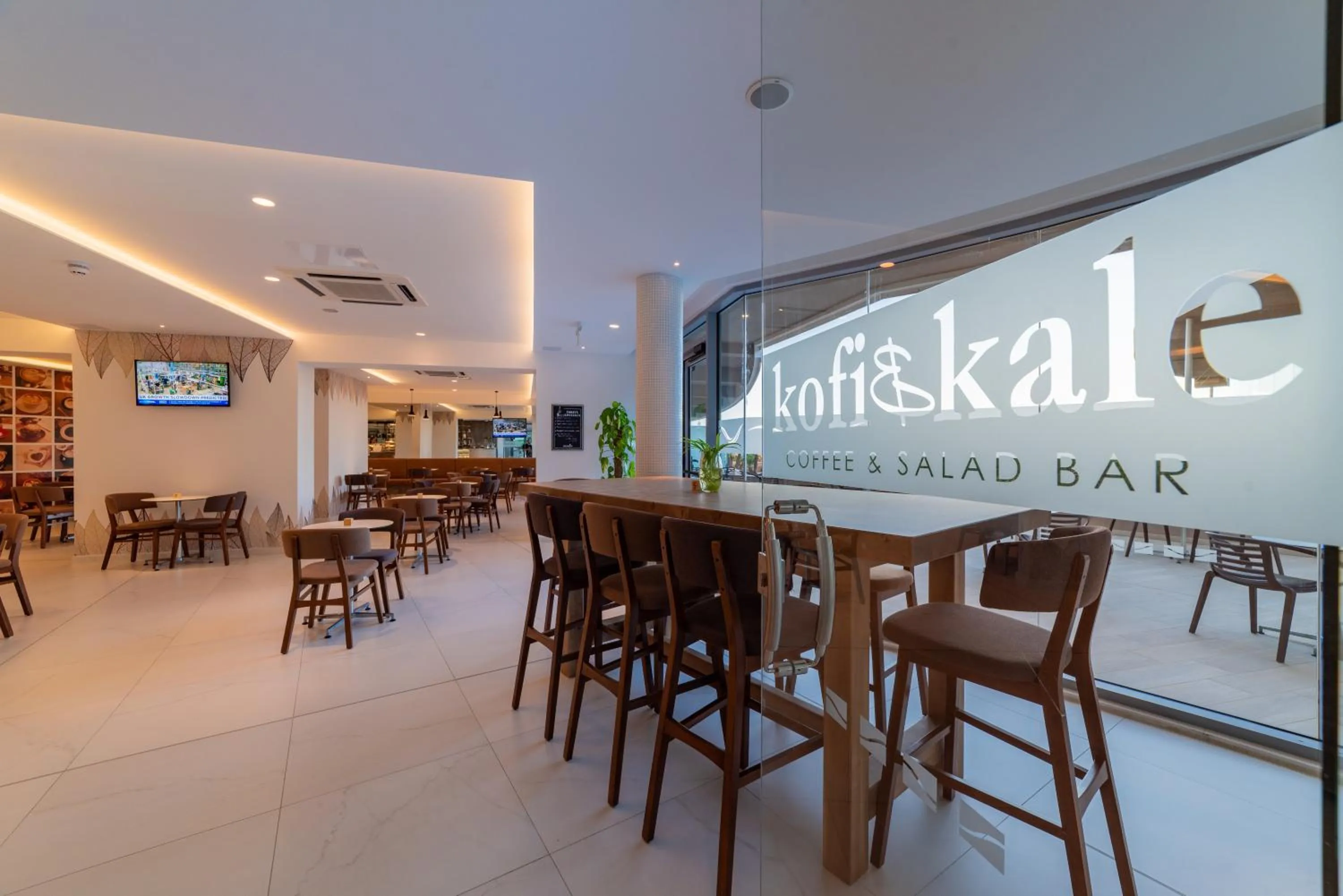 Restaurant/places to eat in Ramla Bay Resort