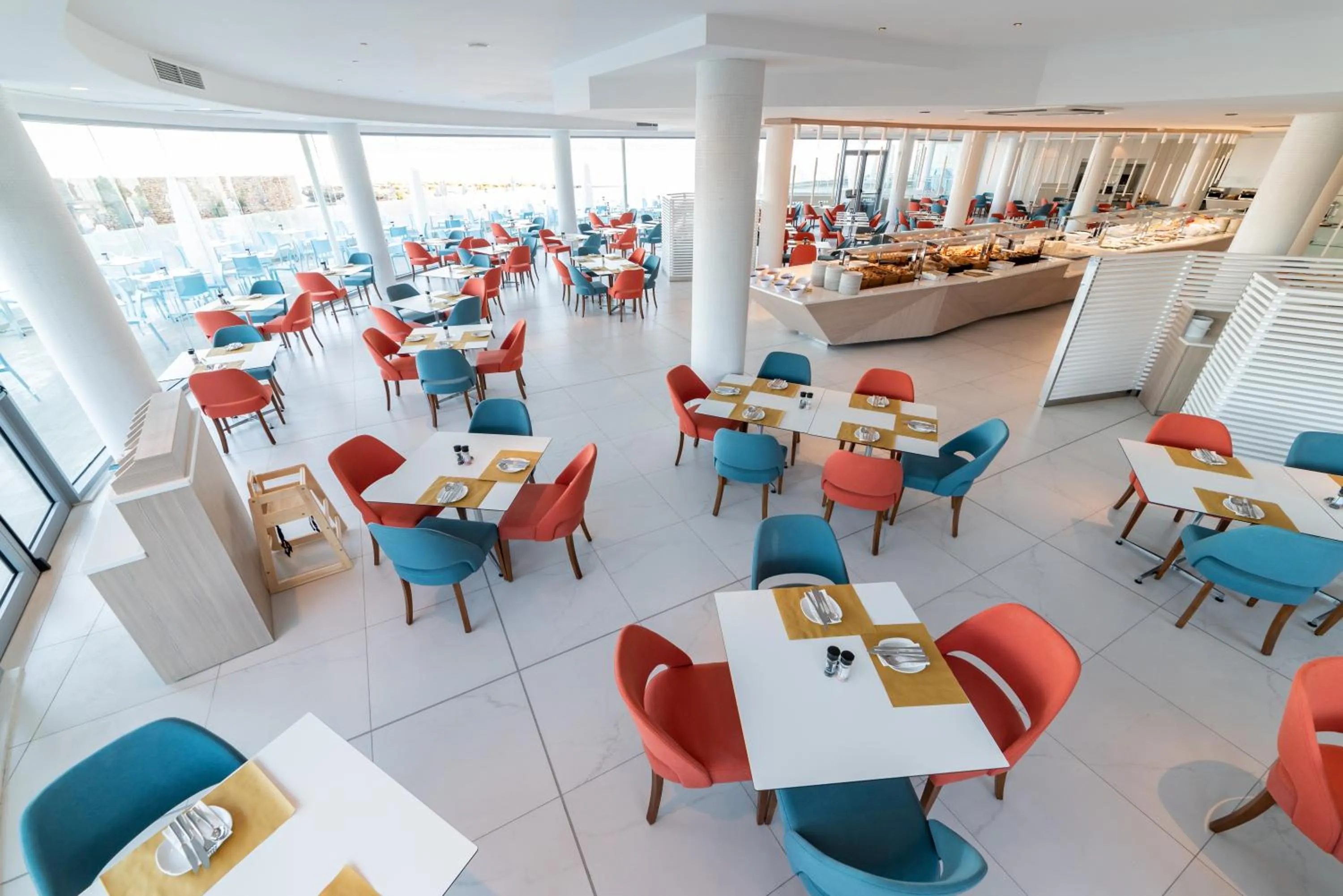 Restaurant/places to eat in Ramla Bay Resort