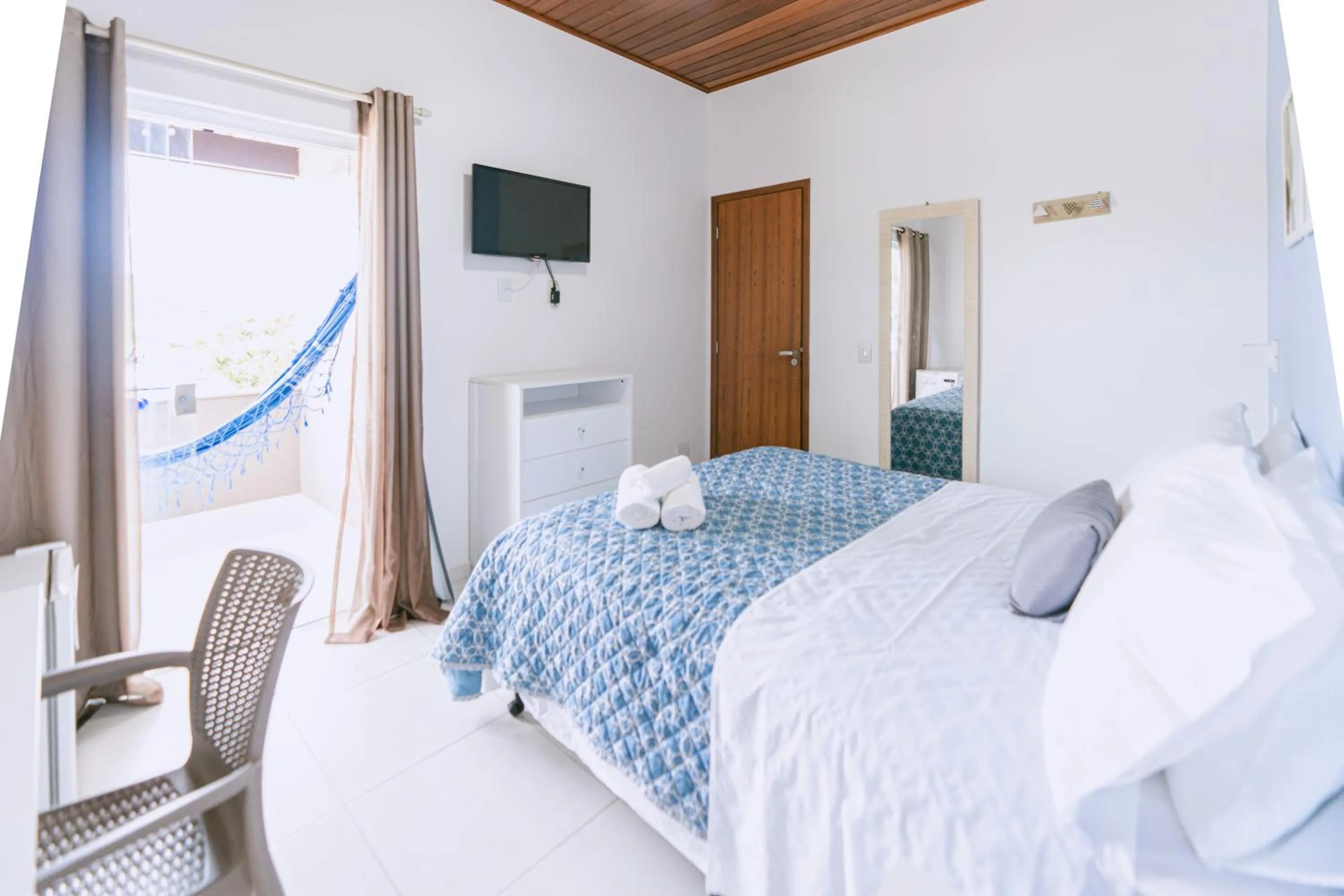 Photo of the whole room, Bed in Pousada CafeMar Búzios