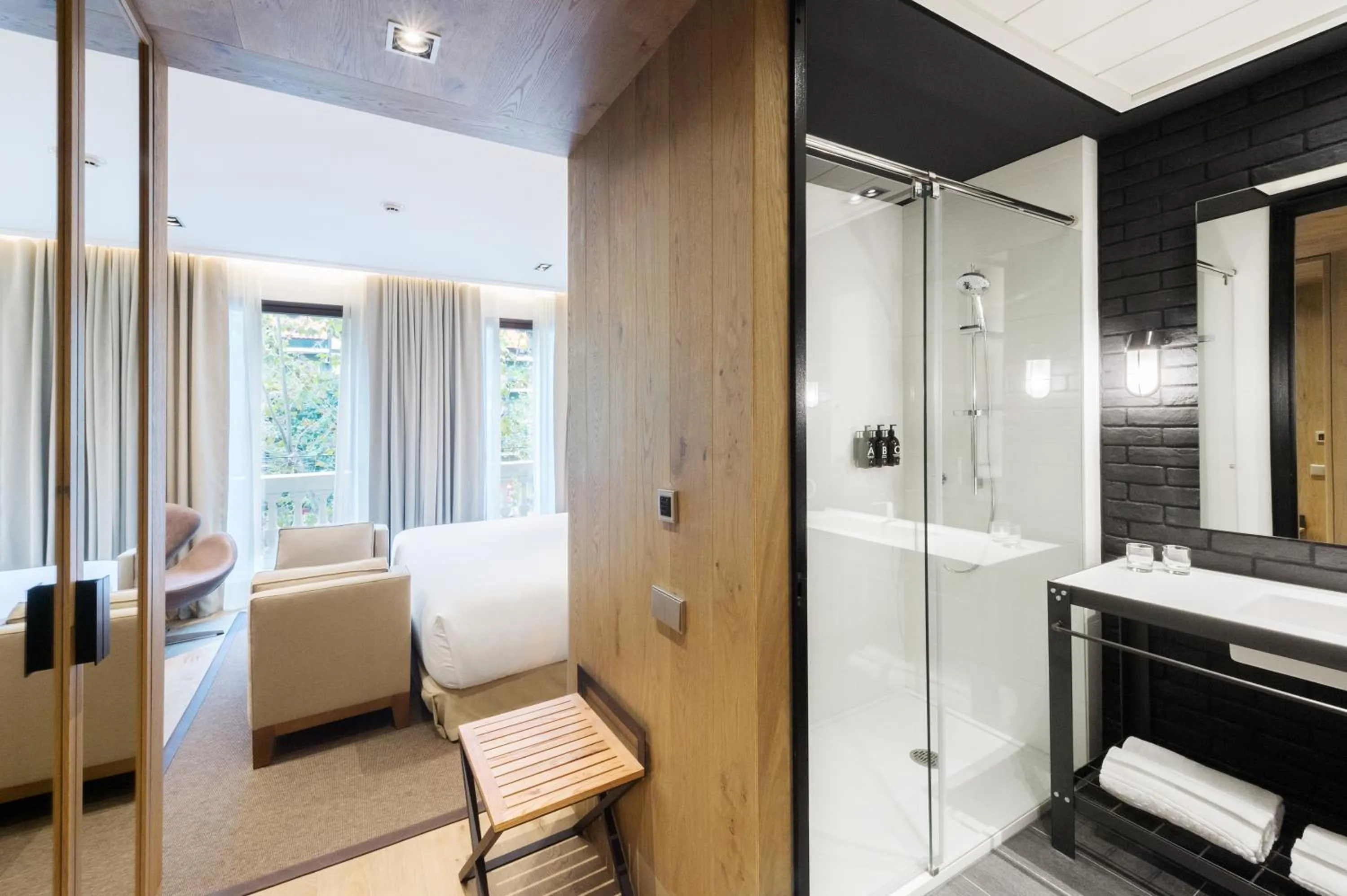 Bathroom in The Corner Hotel