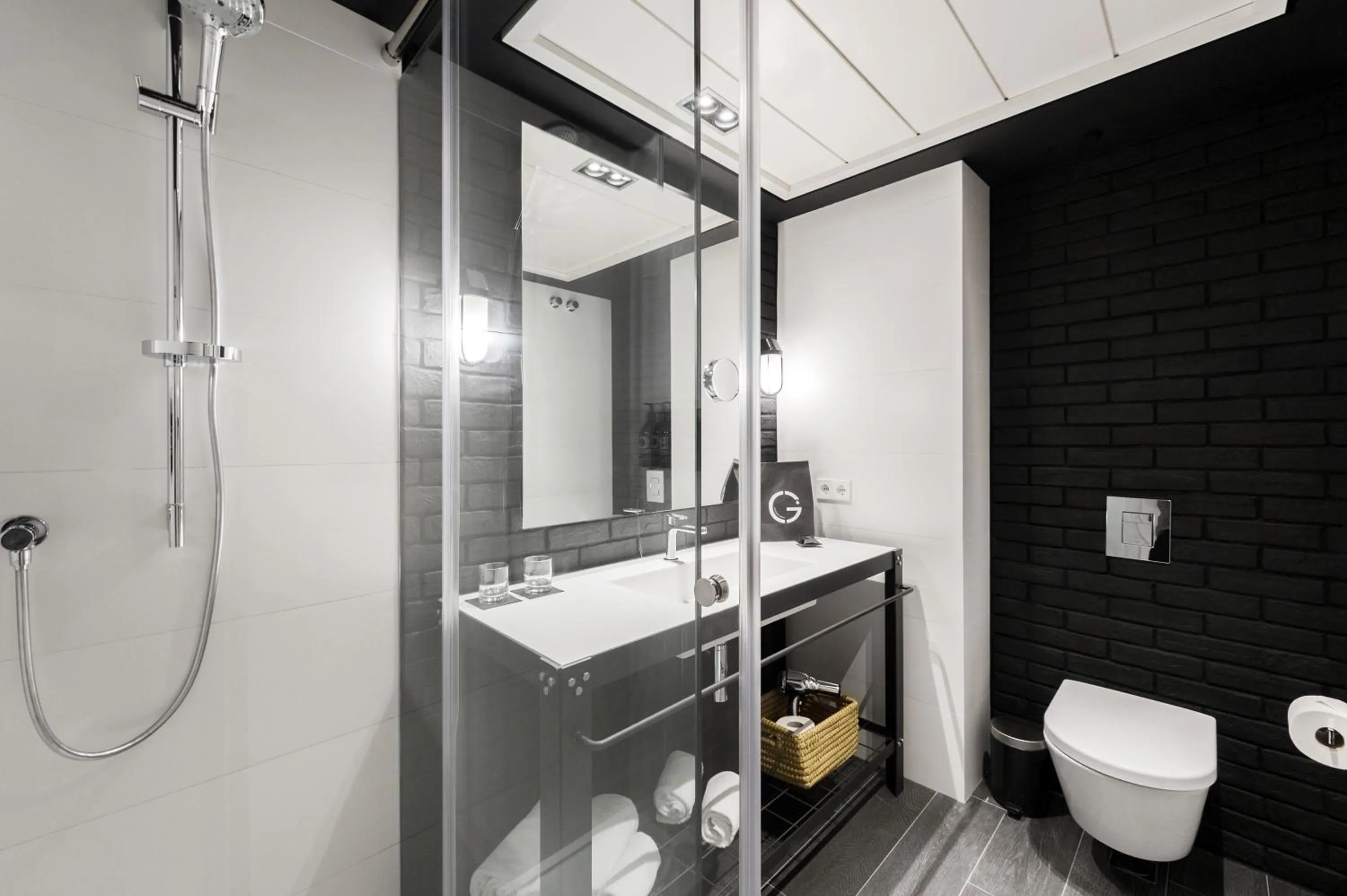 Bathroom in The Corner Hotel