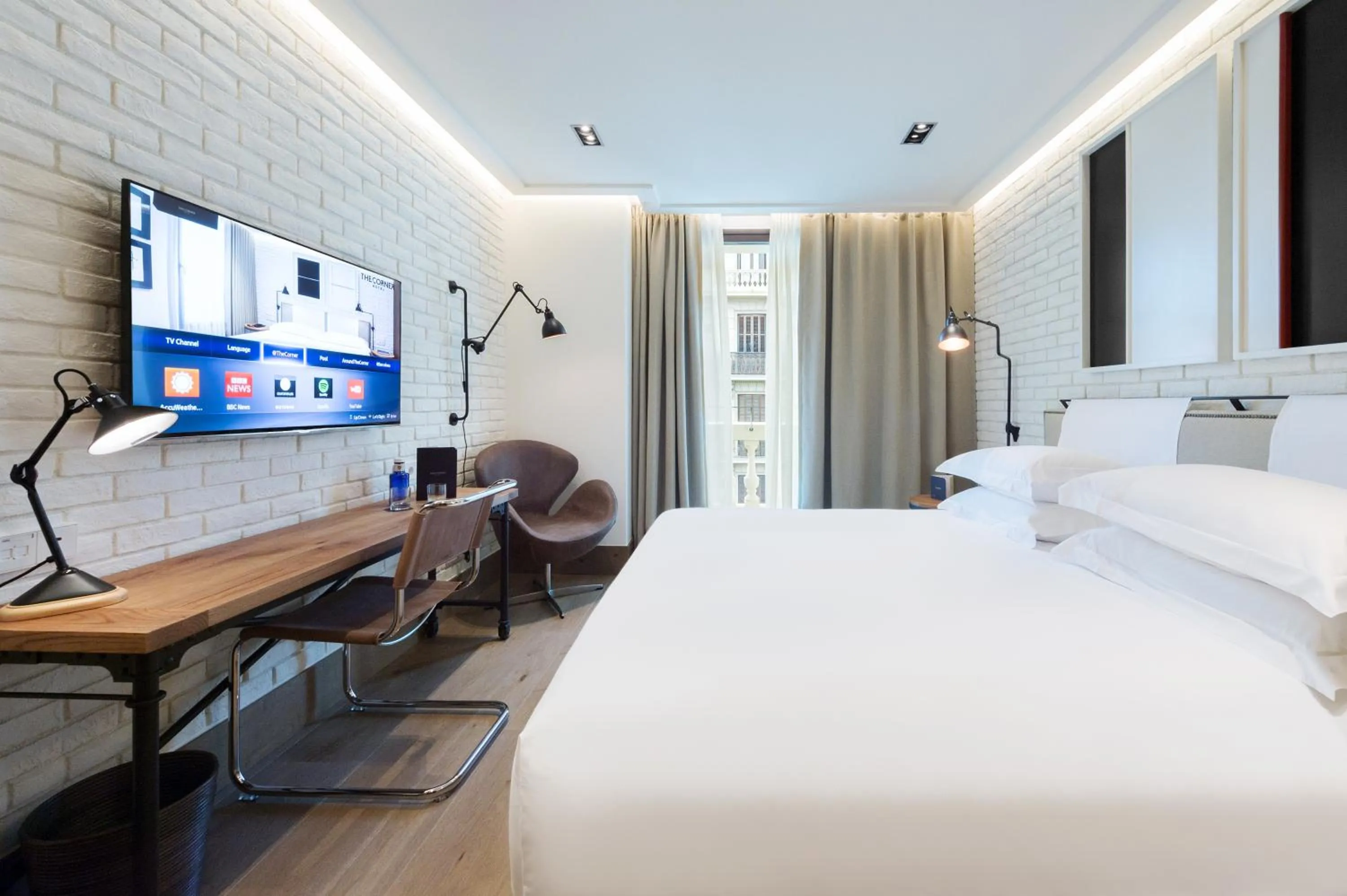 Photo of the whole room, Bed in The Corner Hotel