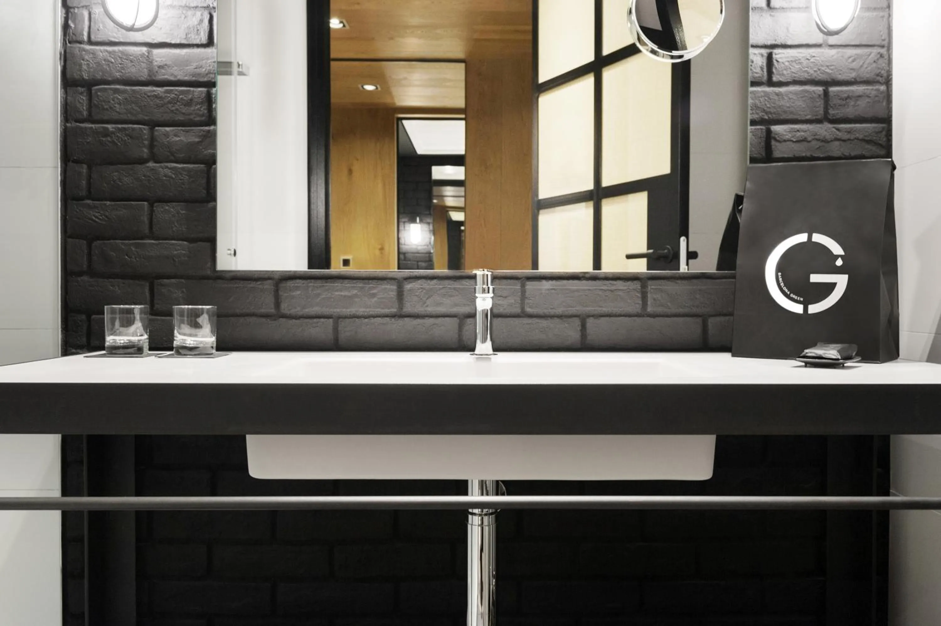 Bathroom in The Corner Hotel