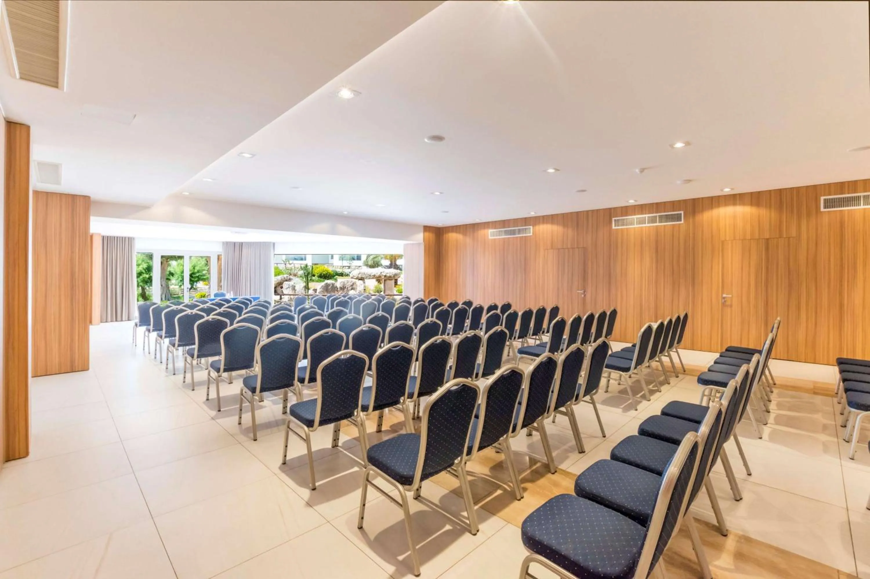 Meeting/conference room in DoubleTree by Hilton Malta