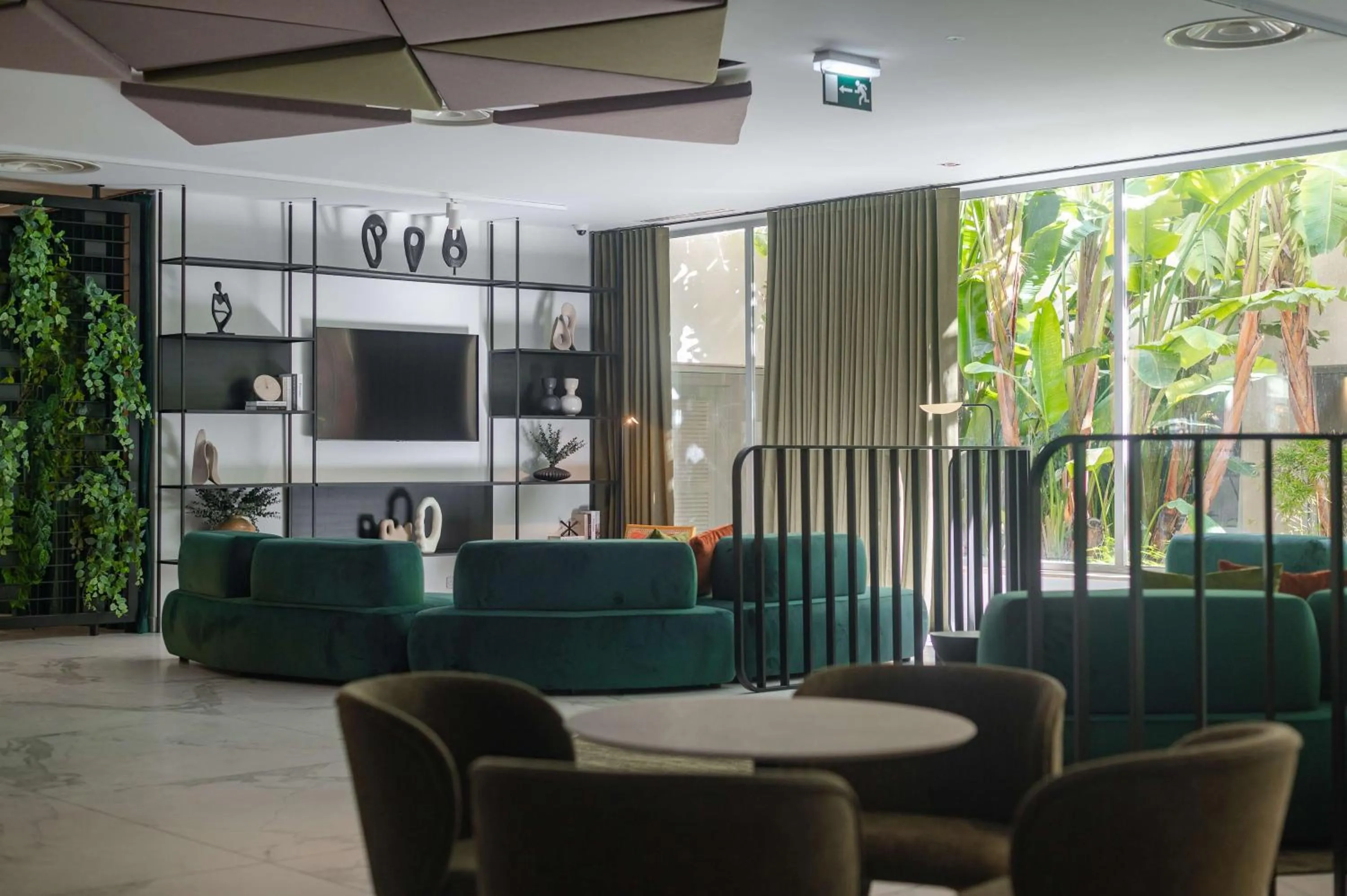 Lounge or bar in DoubleTree by Hilton Malta