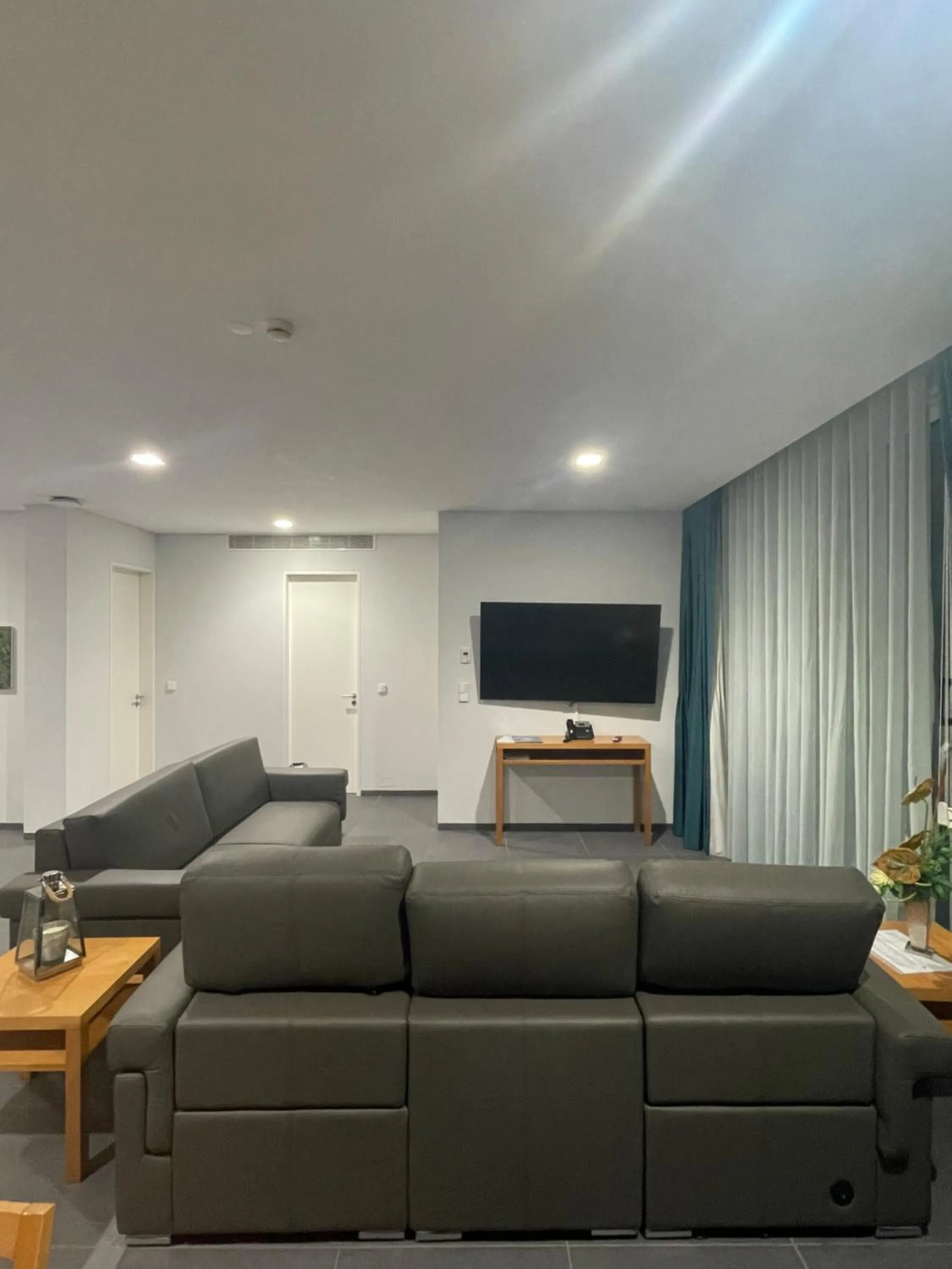 Communal lounge/ TV room in Whalesbay Hotel Apartamentos