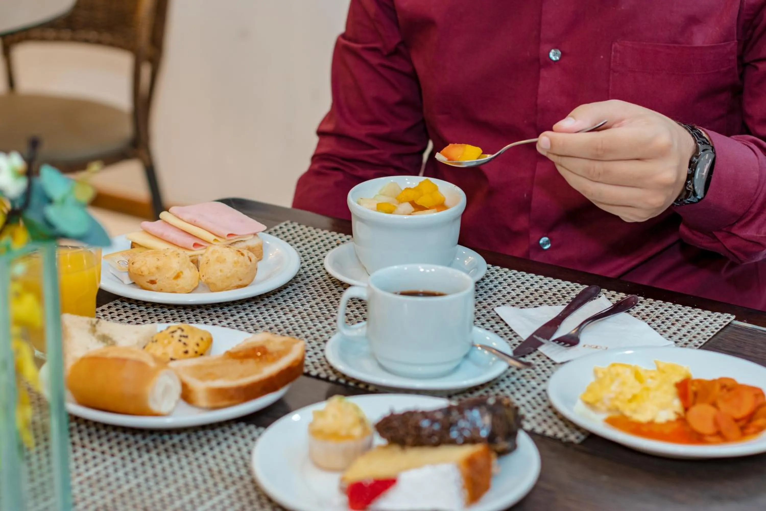 Buffet breakfast in Bristol Centro Civico Curitiba