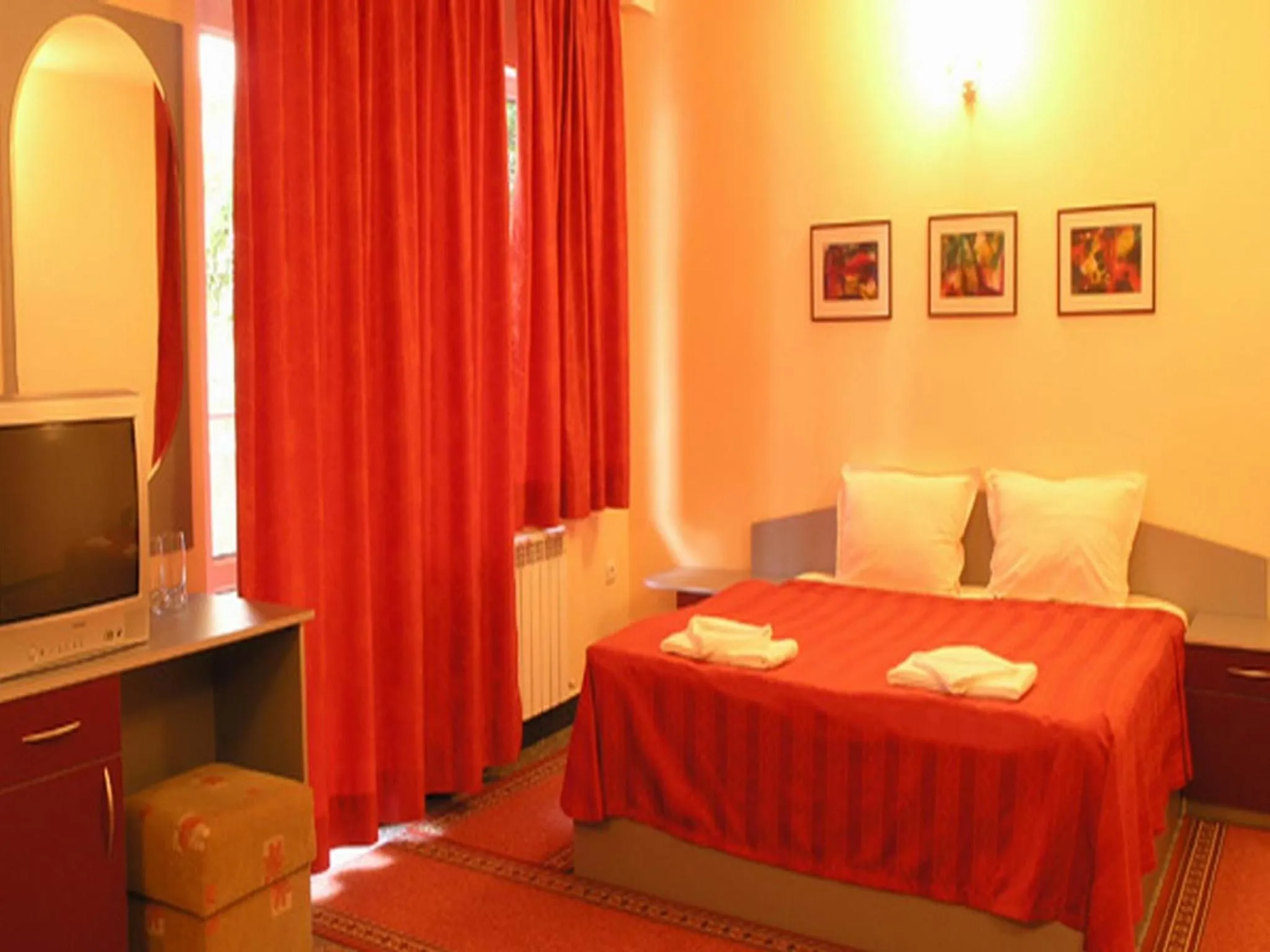 Photo of the whole room, Bed in Hotel Ertancom