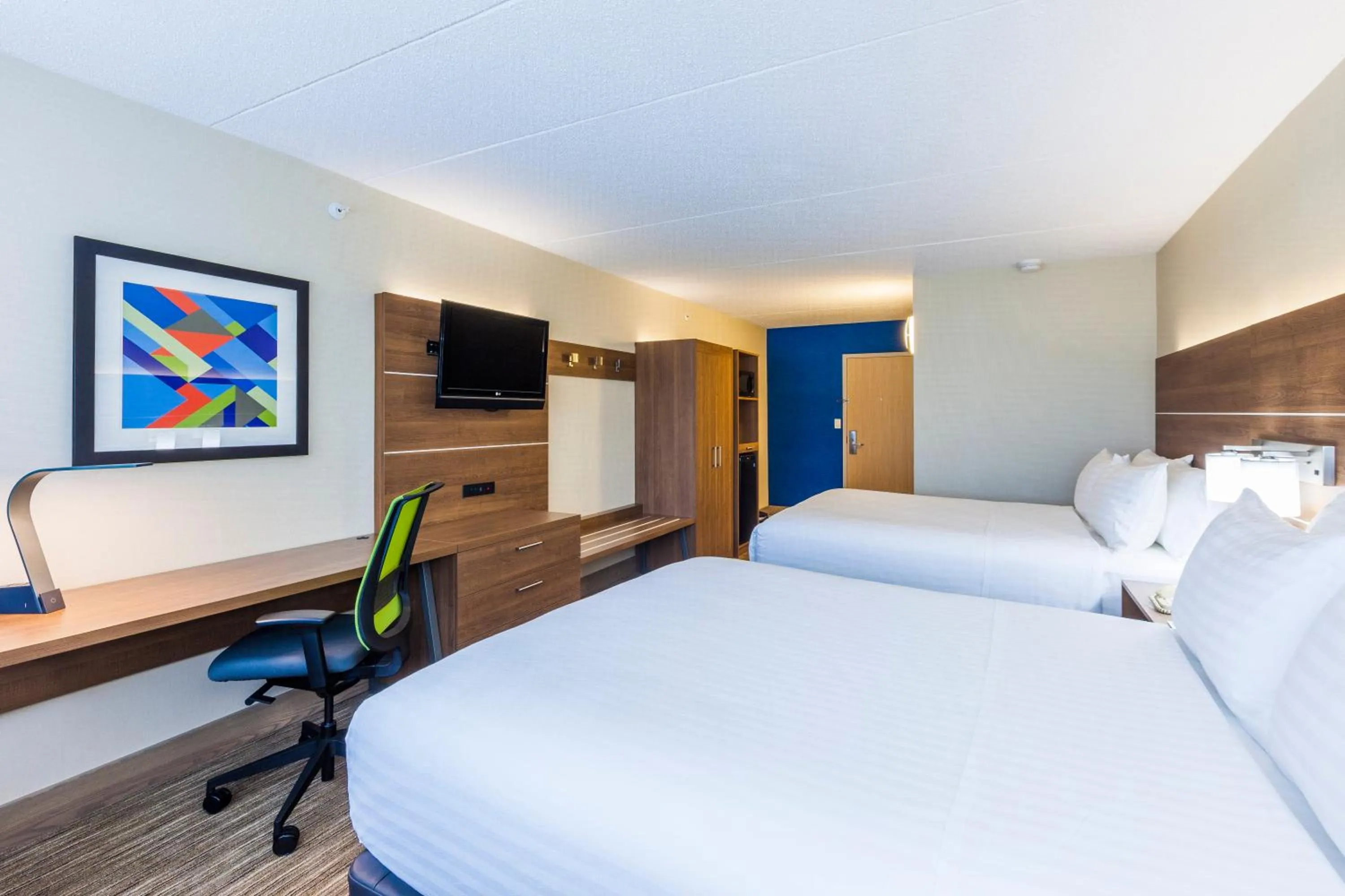 Photo of the whole room, Bed in Holiday Inn Express Hotel & Suites Saint John Harbour Side by IHG