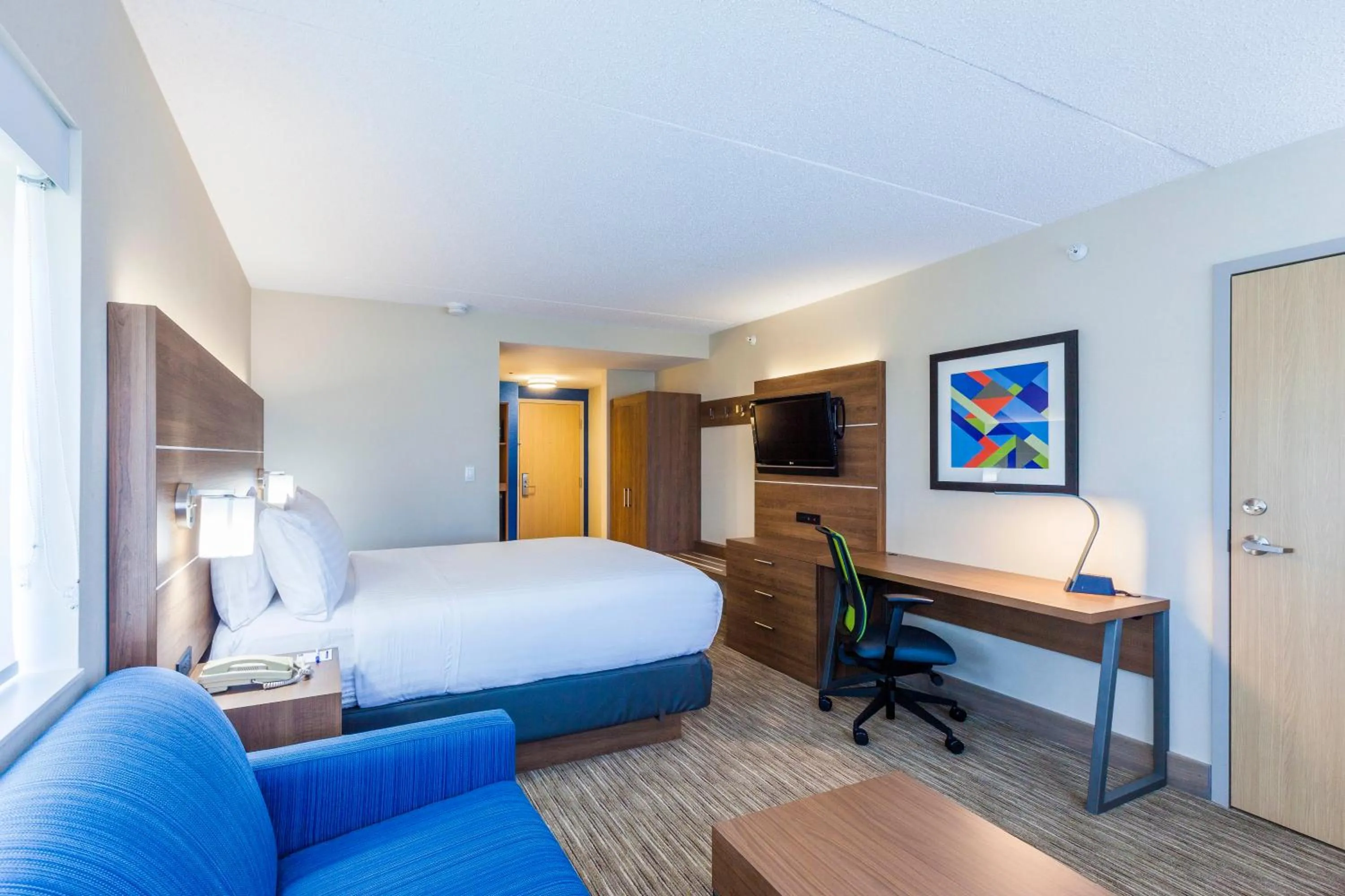 Photo of the whole room, Bed in Holiday Inn Express Hotel & Suites Saint John Harbour Side by IHG