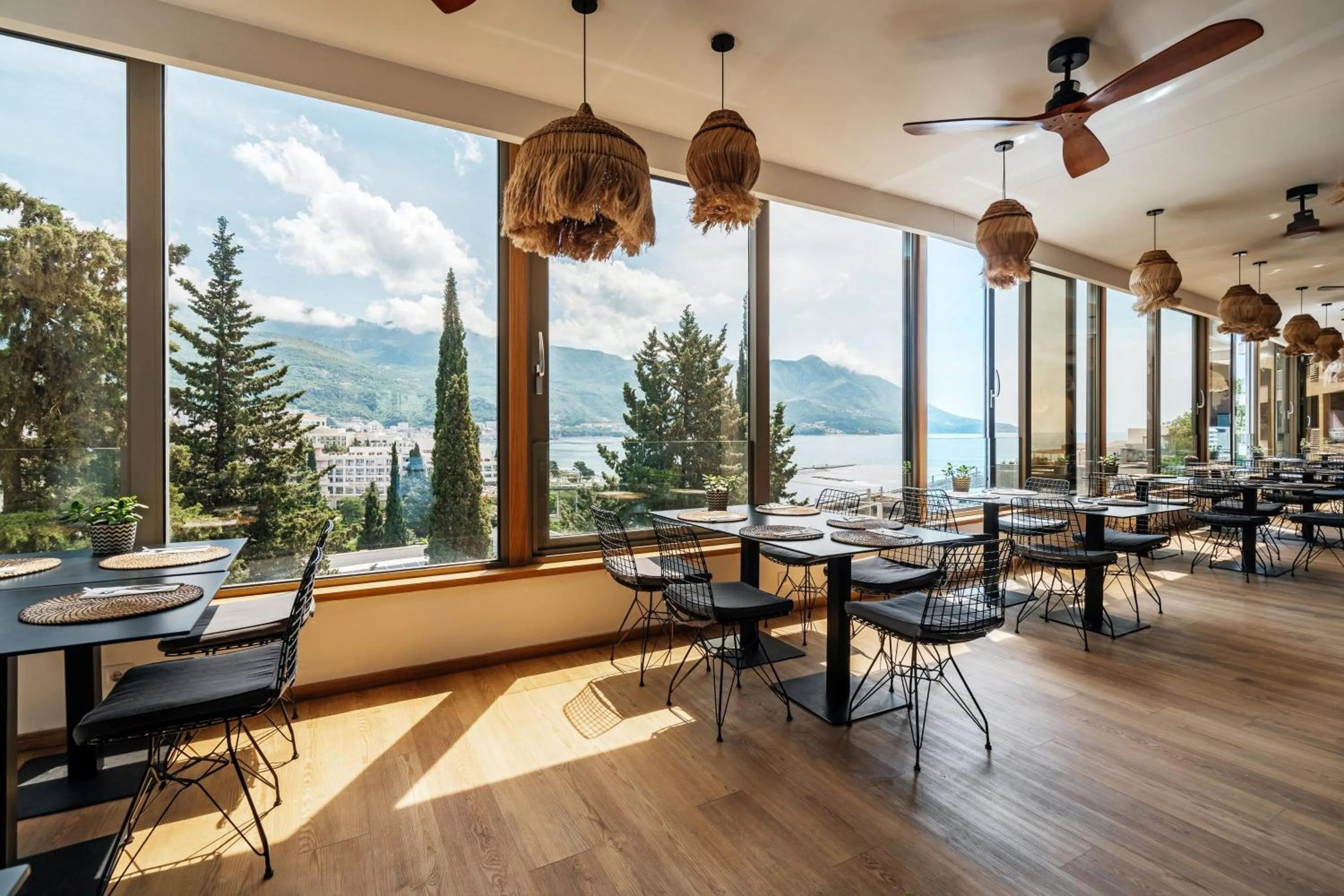 Restaurant/places to eat in Dukley Hotel & Resort