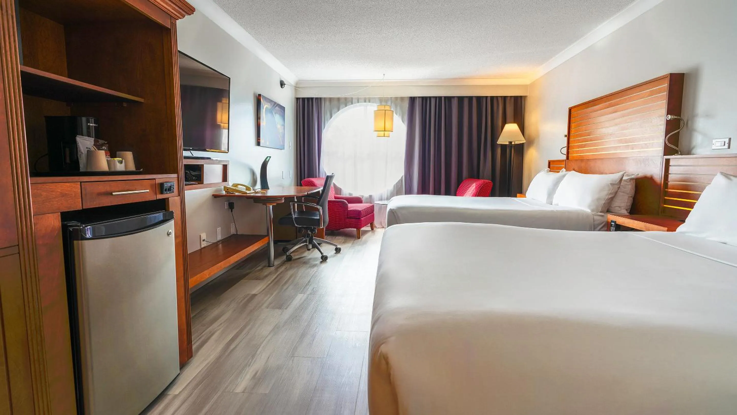 Double Room with Two Double Beds and Bath in Hôtel Lindbergh par JARO