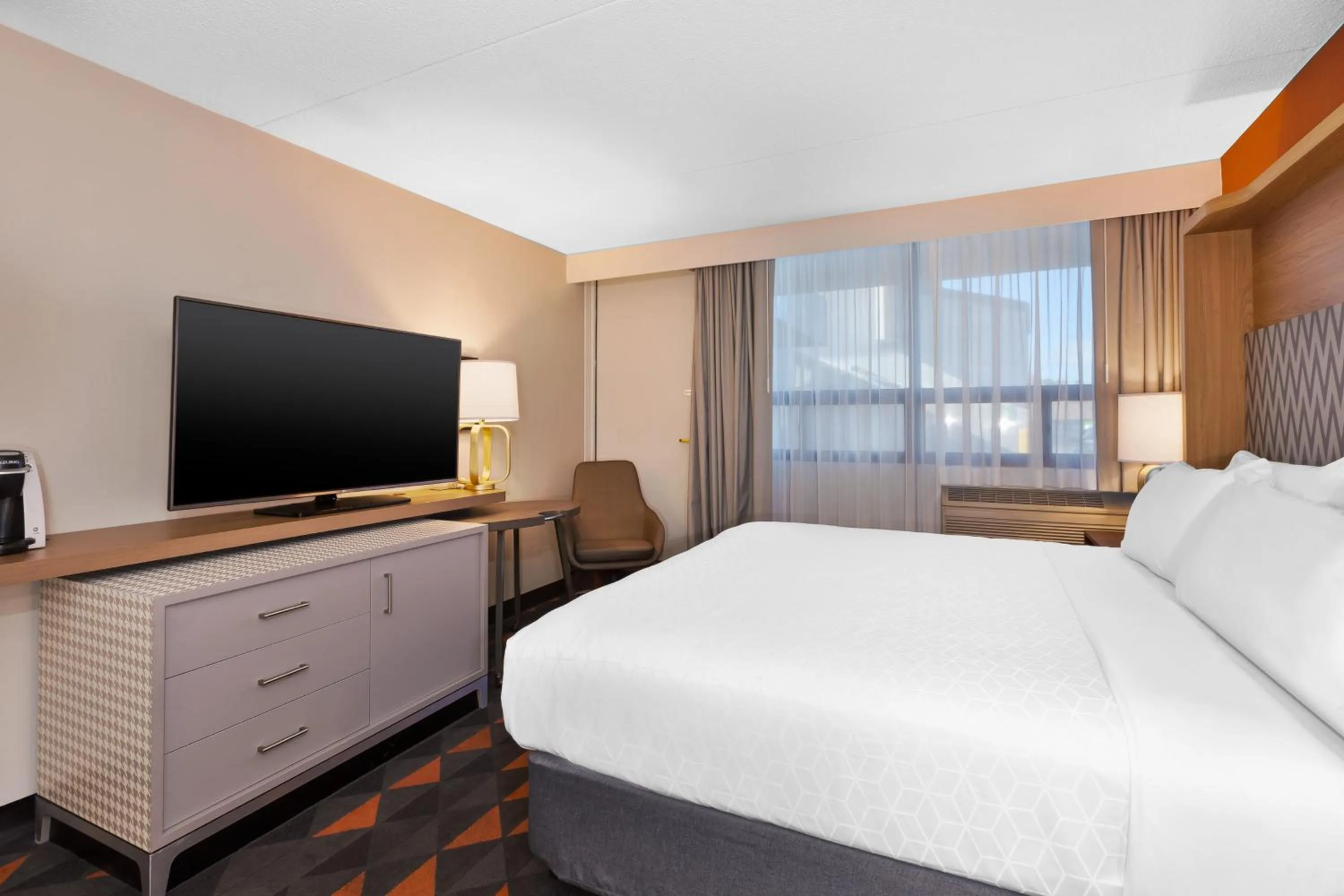 Photo of the whole room, Bed in Holiday Inn St Johns by IHG