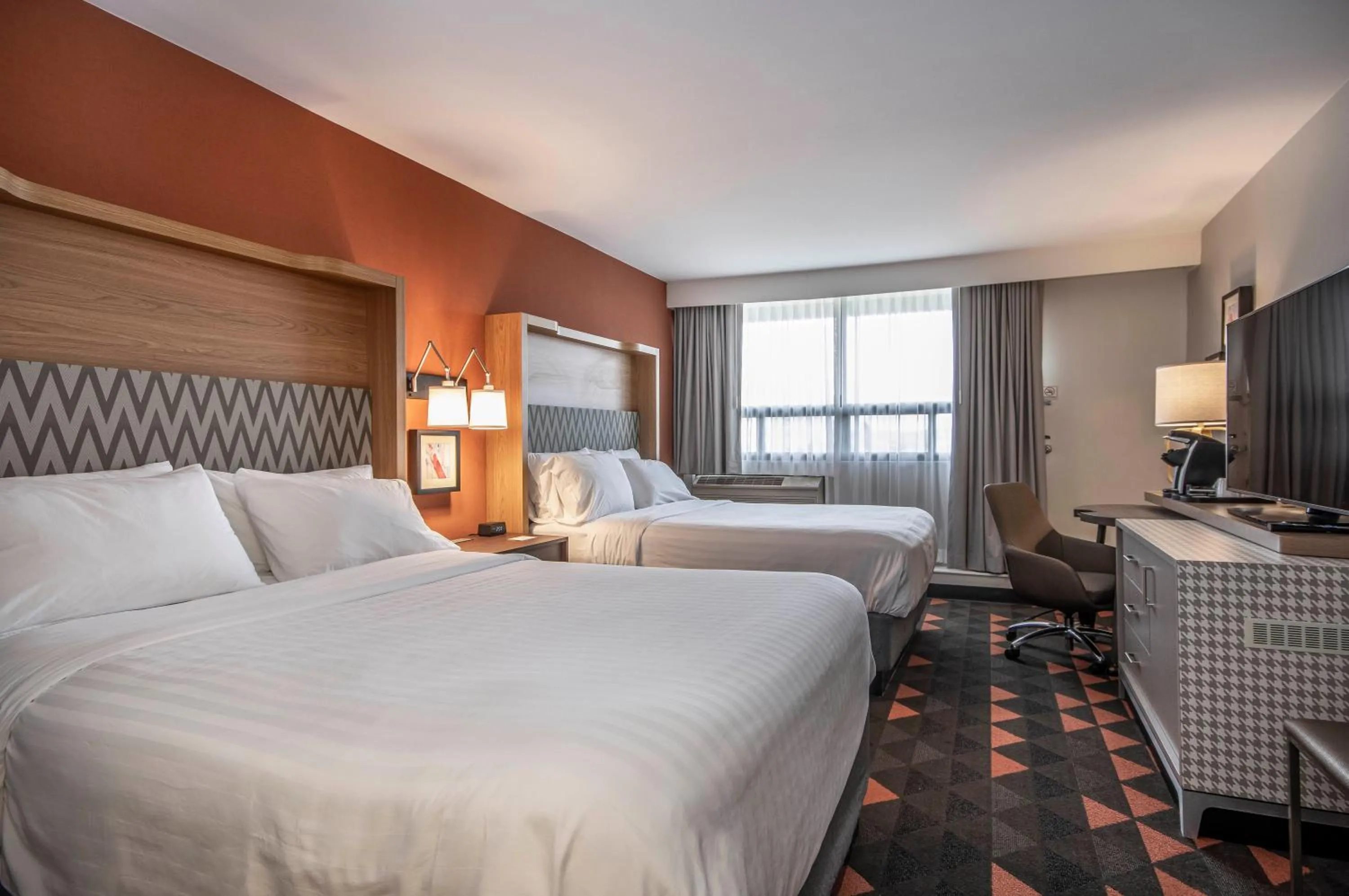 Photo of the whole room, Bed in Holiday Inn St Johns by IHG