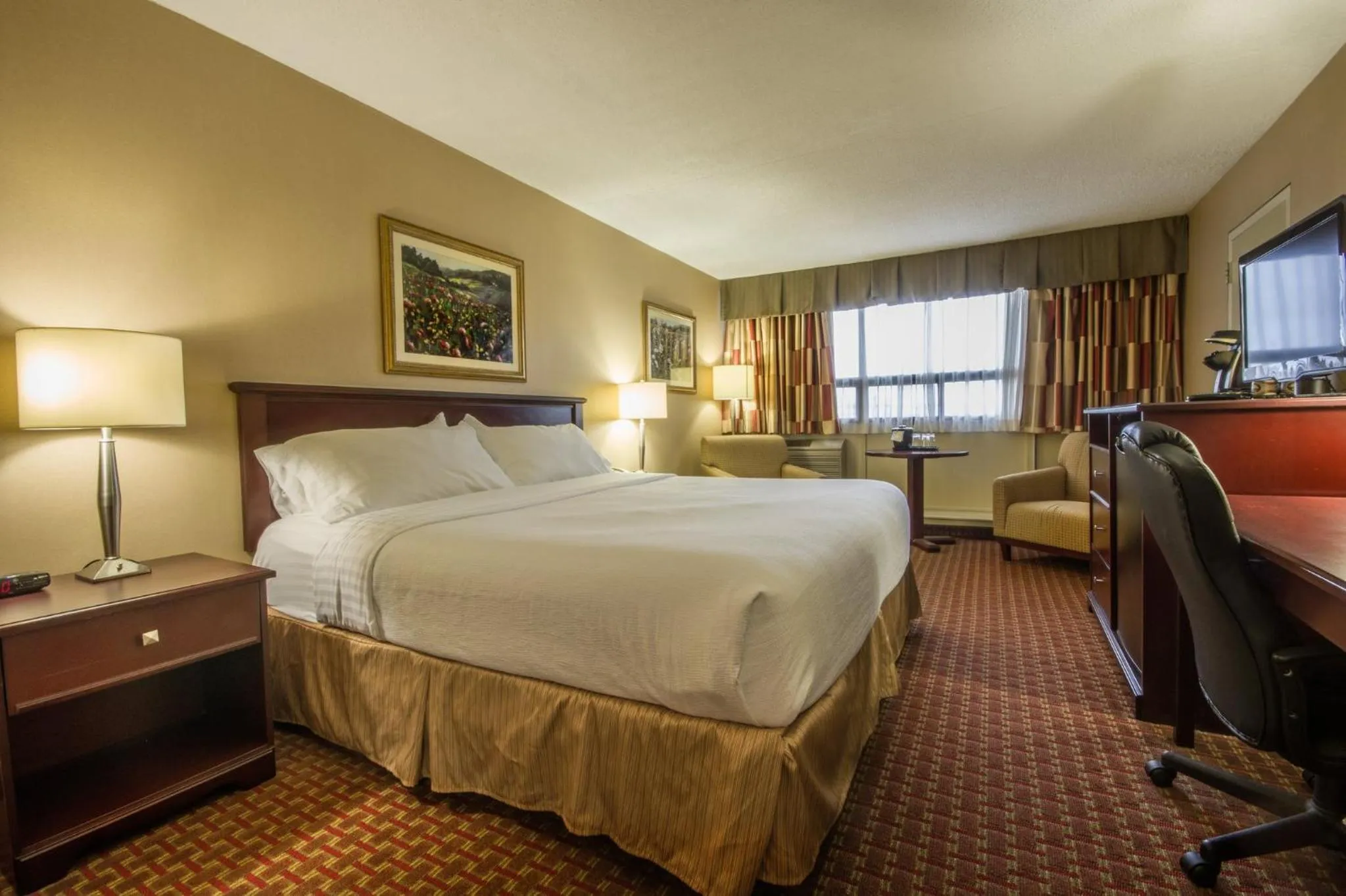 Photo of the whole room, Bed in Holiday Inn St Johns by IHG