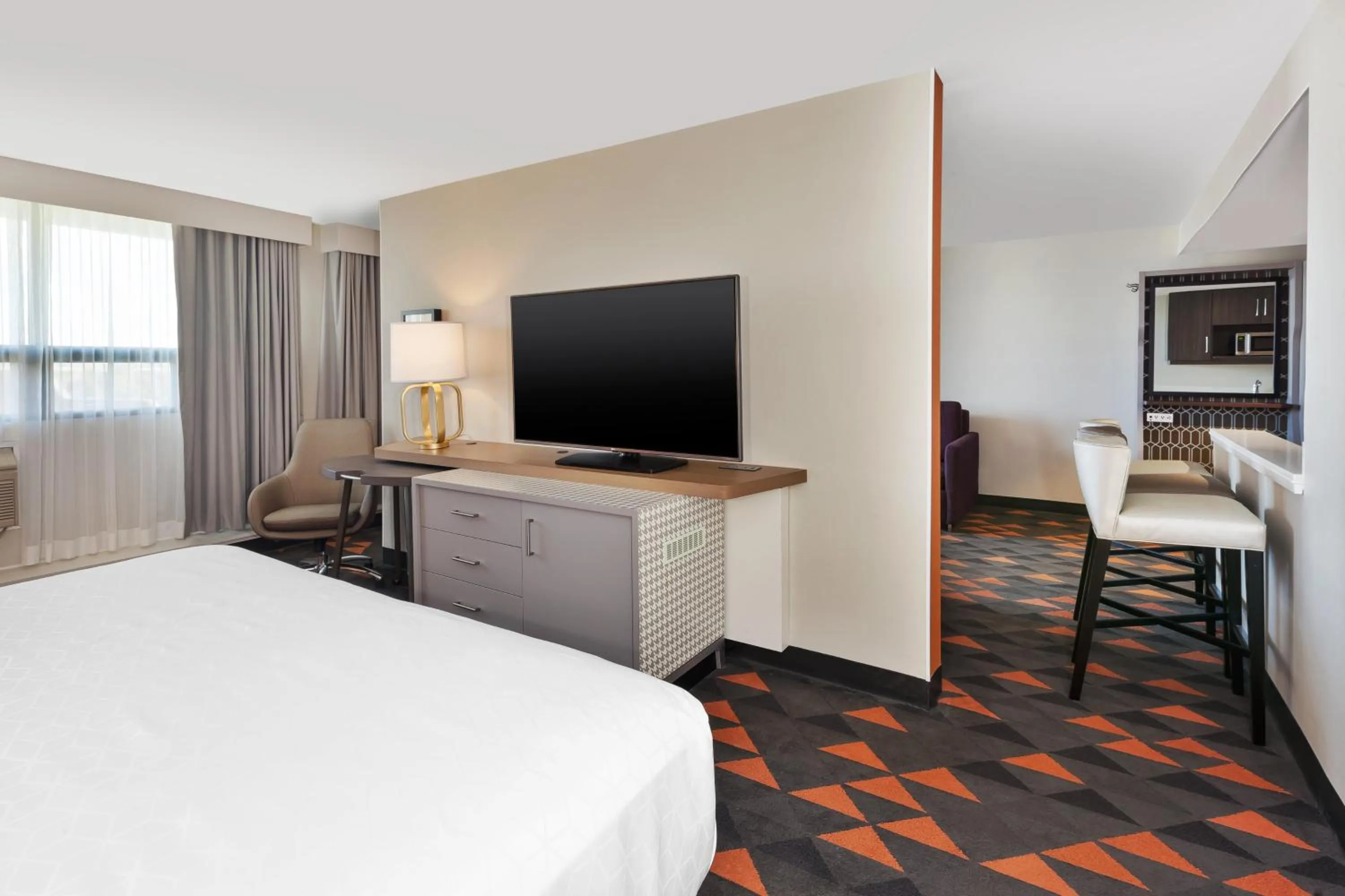 Photo of the whole room, Bed in Holiday Inn St Johns by IHG