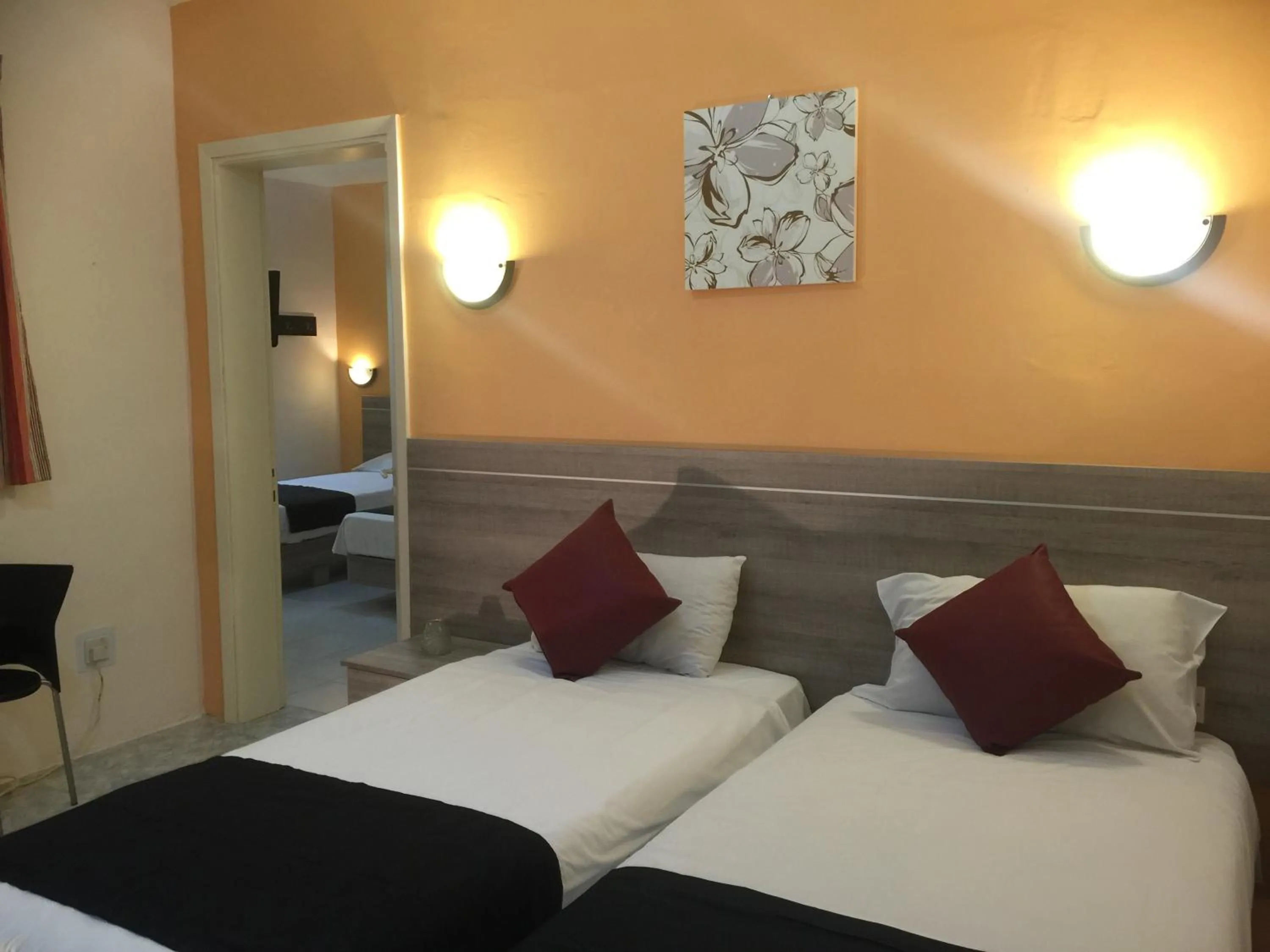 Bed in Dean Hamlet Hotel