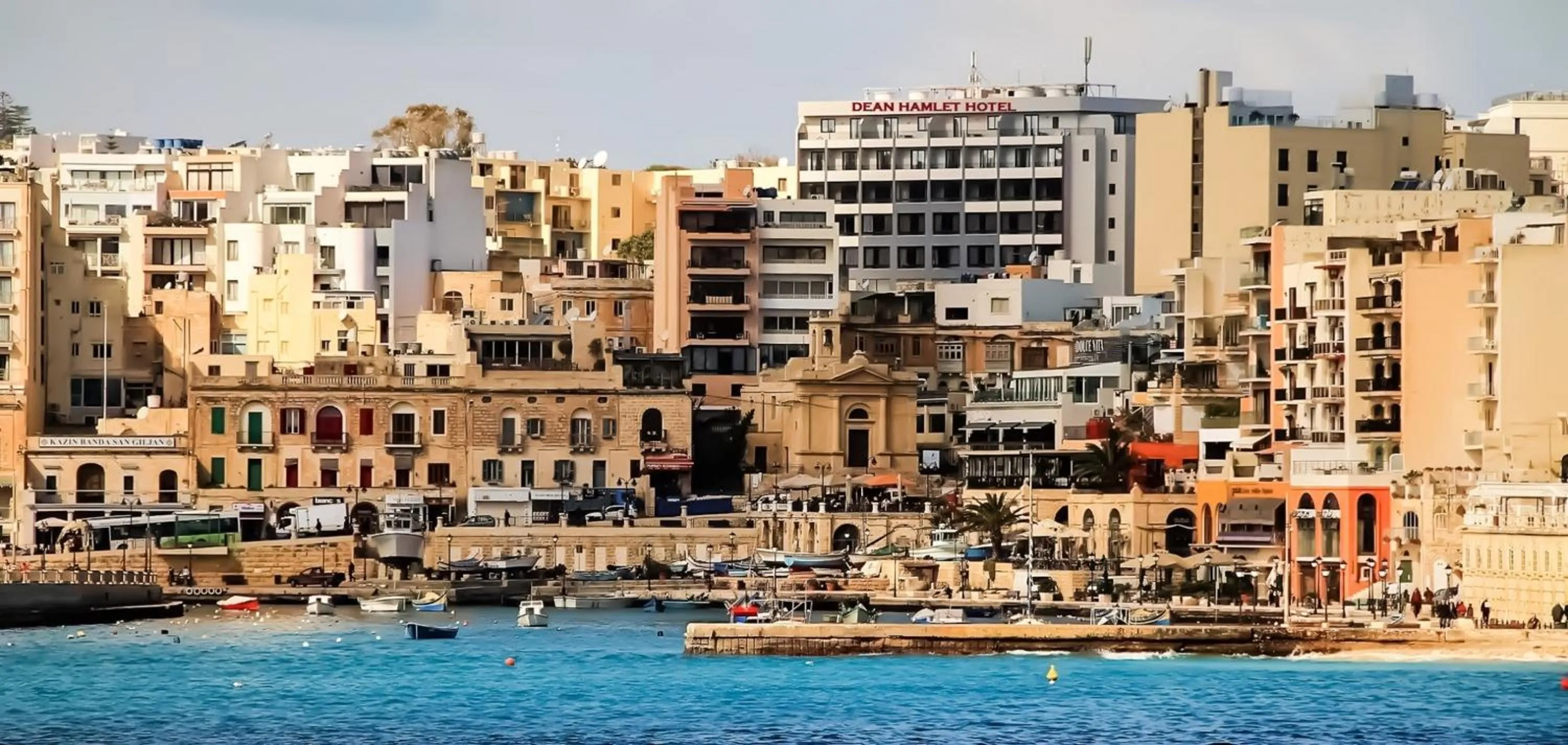 Facade/entrance in Dean Hamlet Hotel