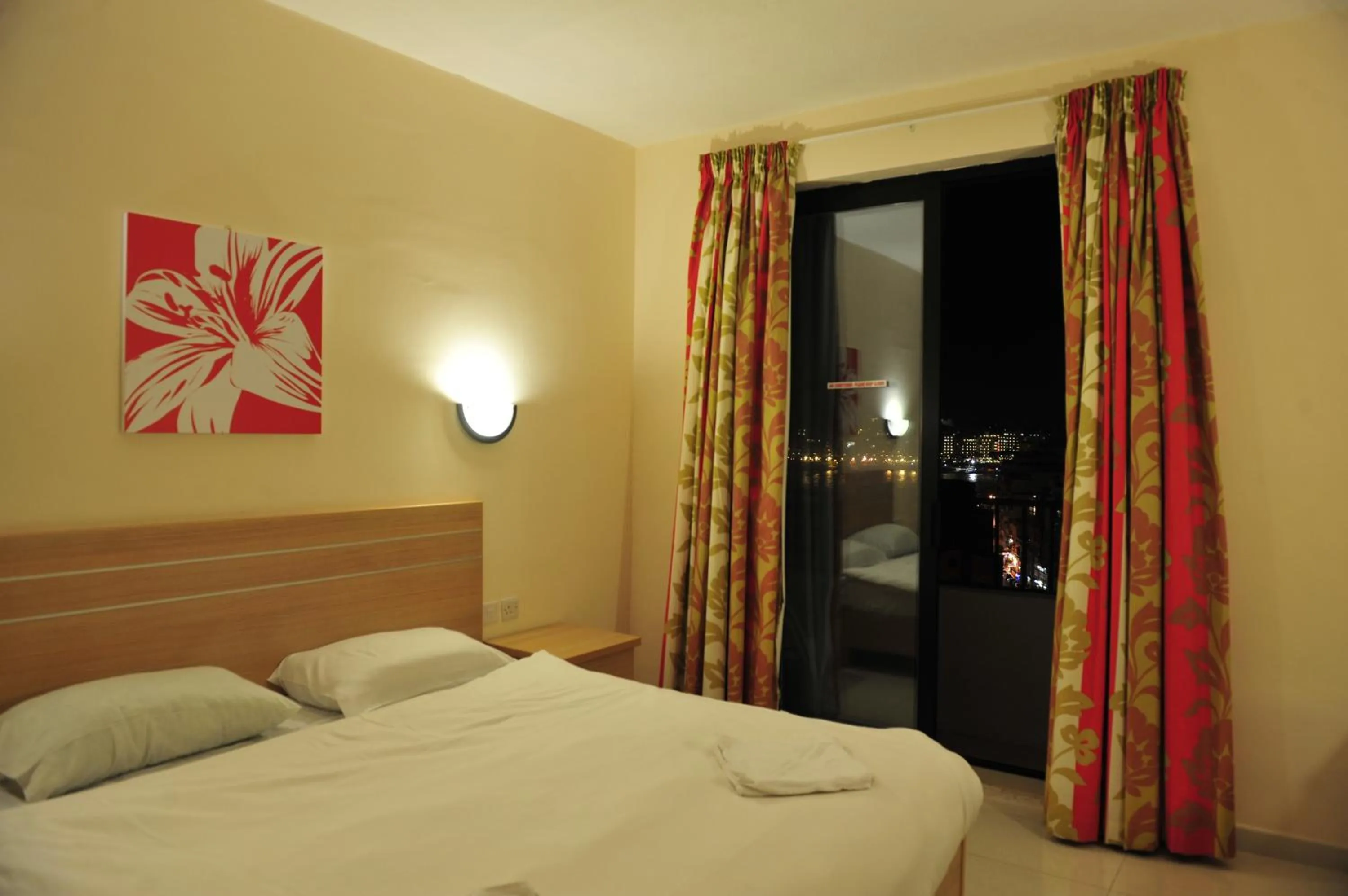 Bed in Dean Hamlet Hotel