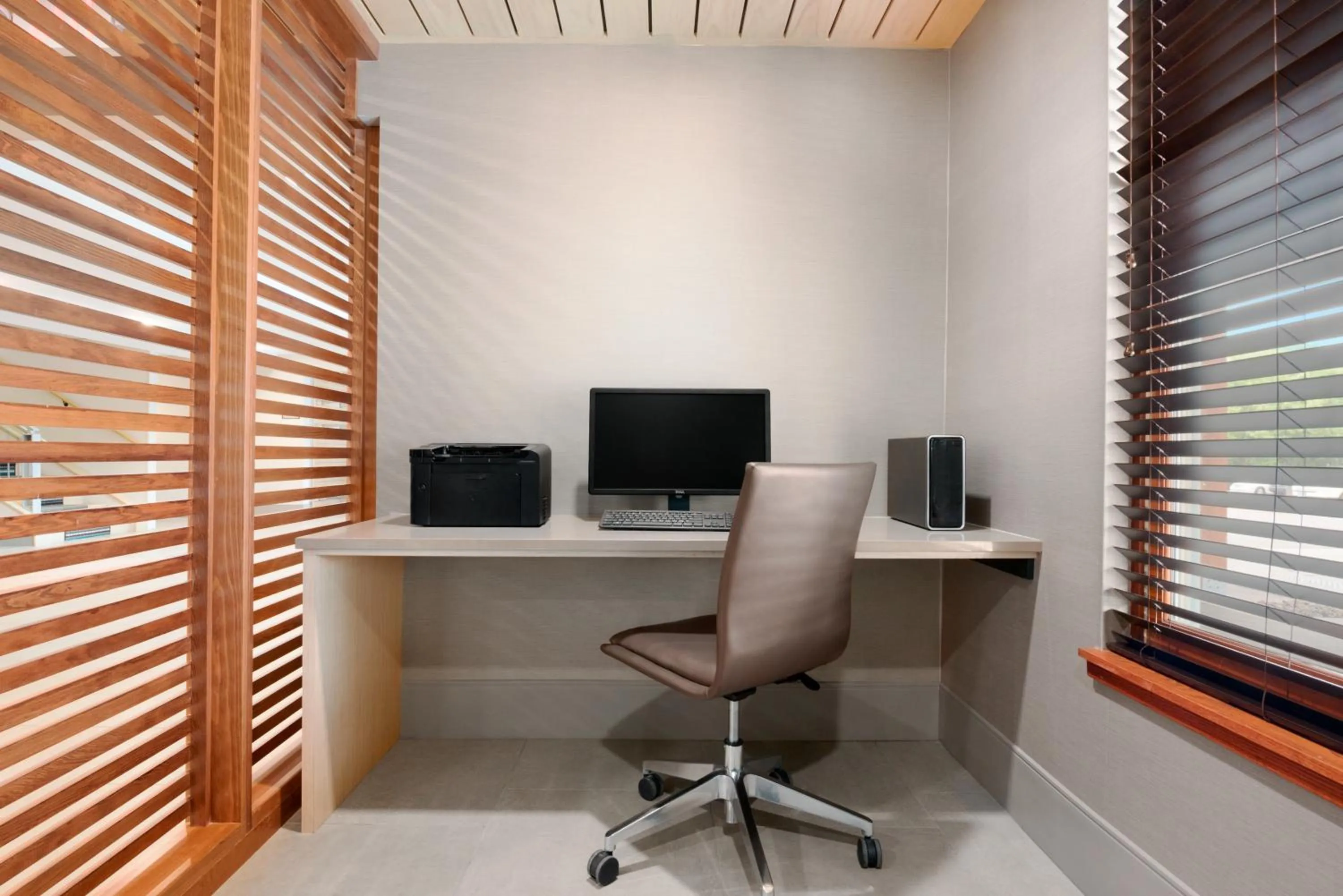 Business facilities in Country Inn & Suites by Radisson, Minneapolis West, MN