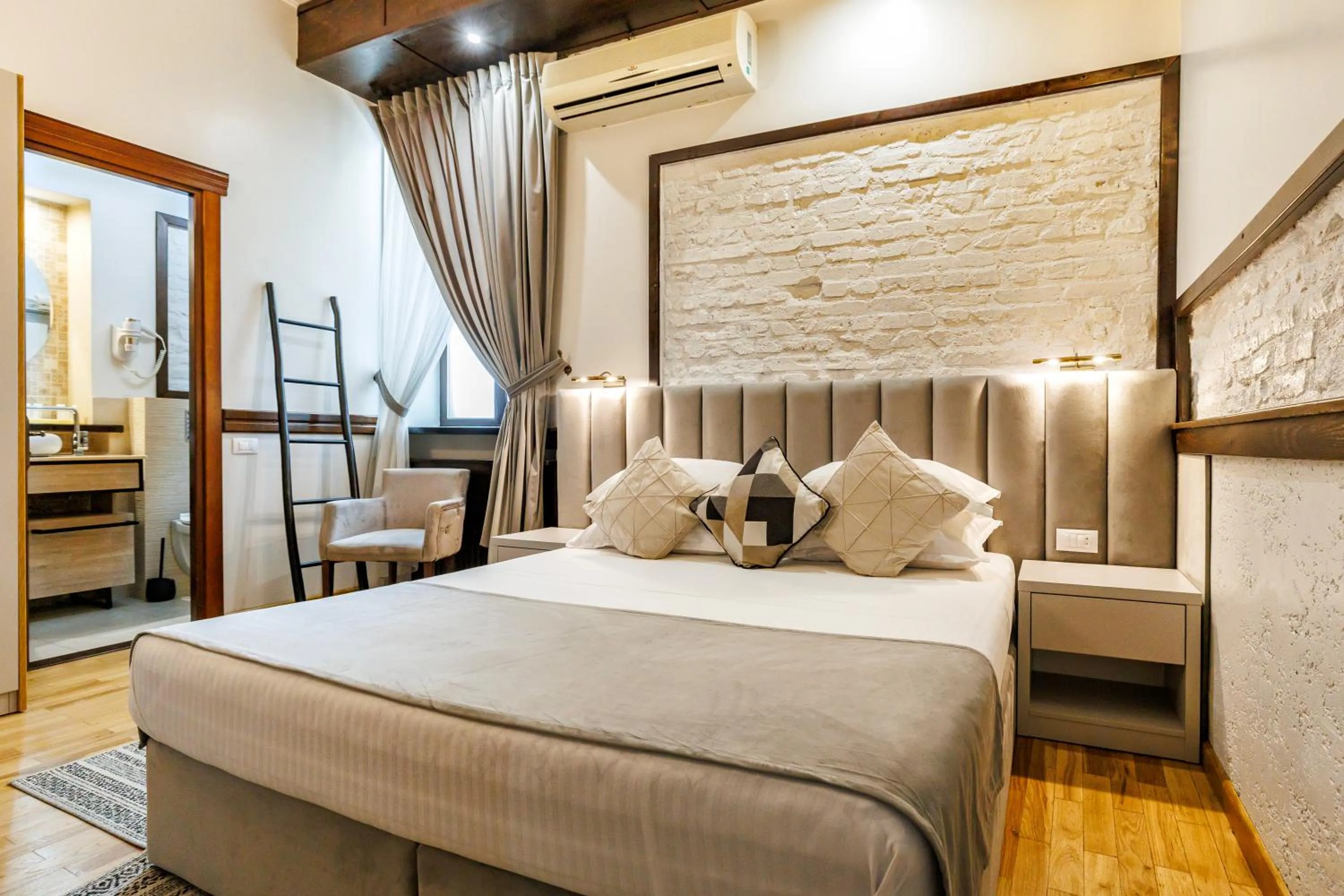 Photo of the whole room, Bed in La Strada Boutique Villa