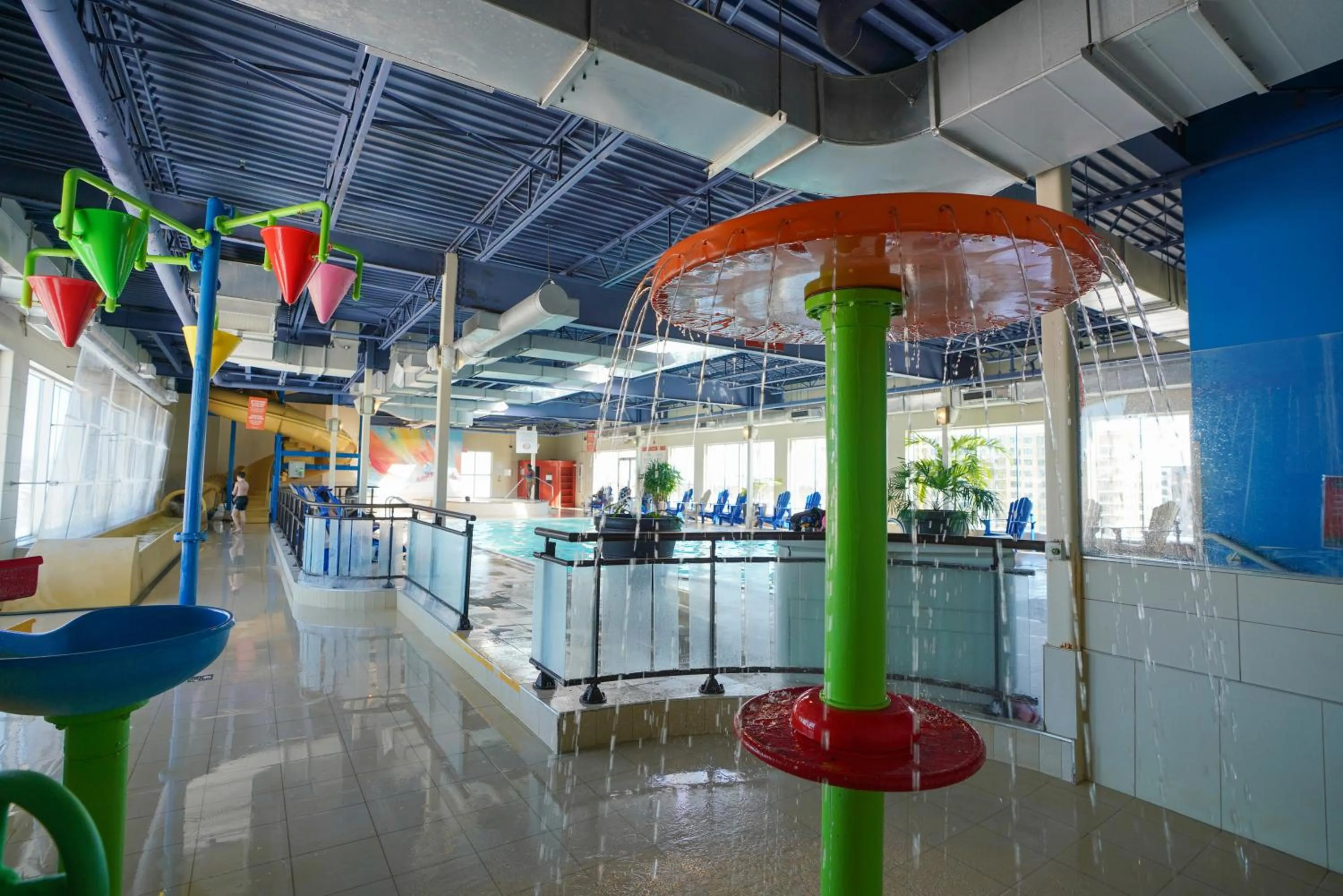 Children play ground in Hôtel Must Aéroport de Québec par JARO