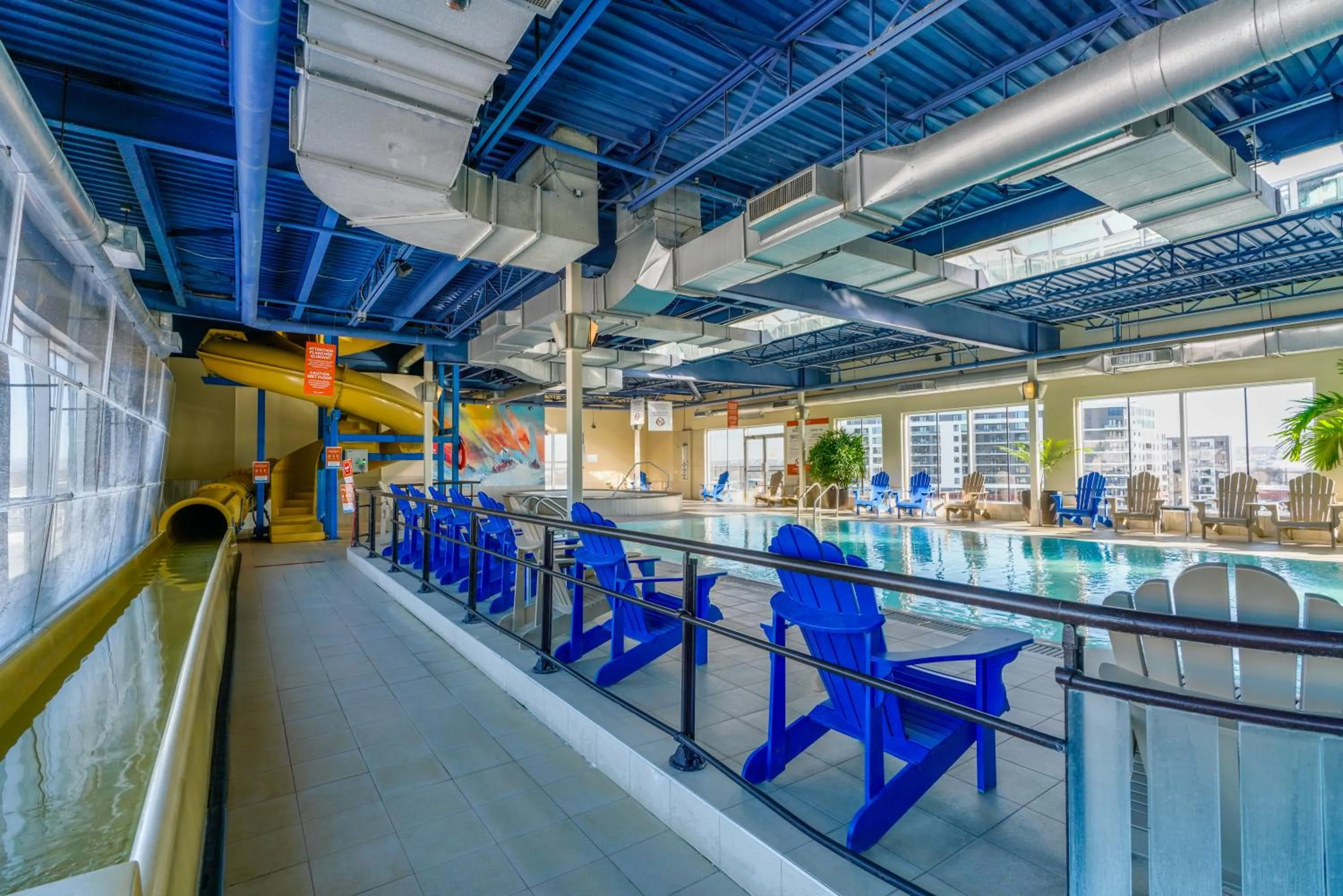 Children play ground in Hôtel Must Aéroport de Québec par JARO