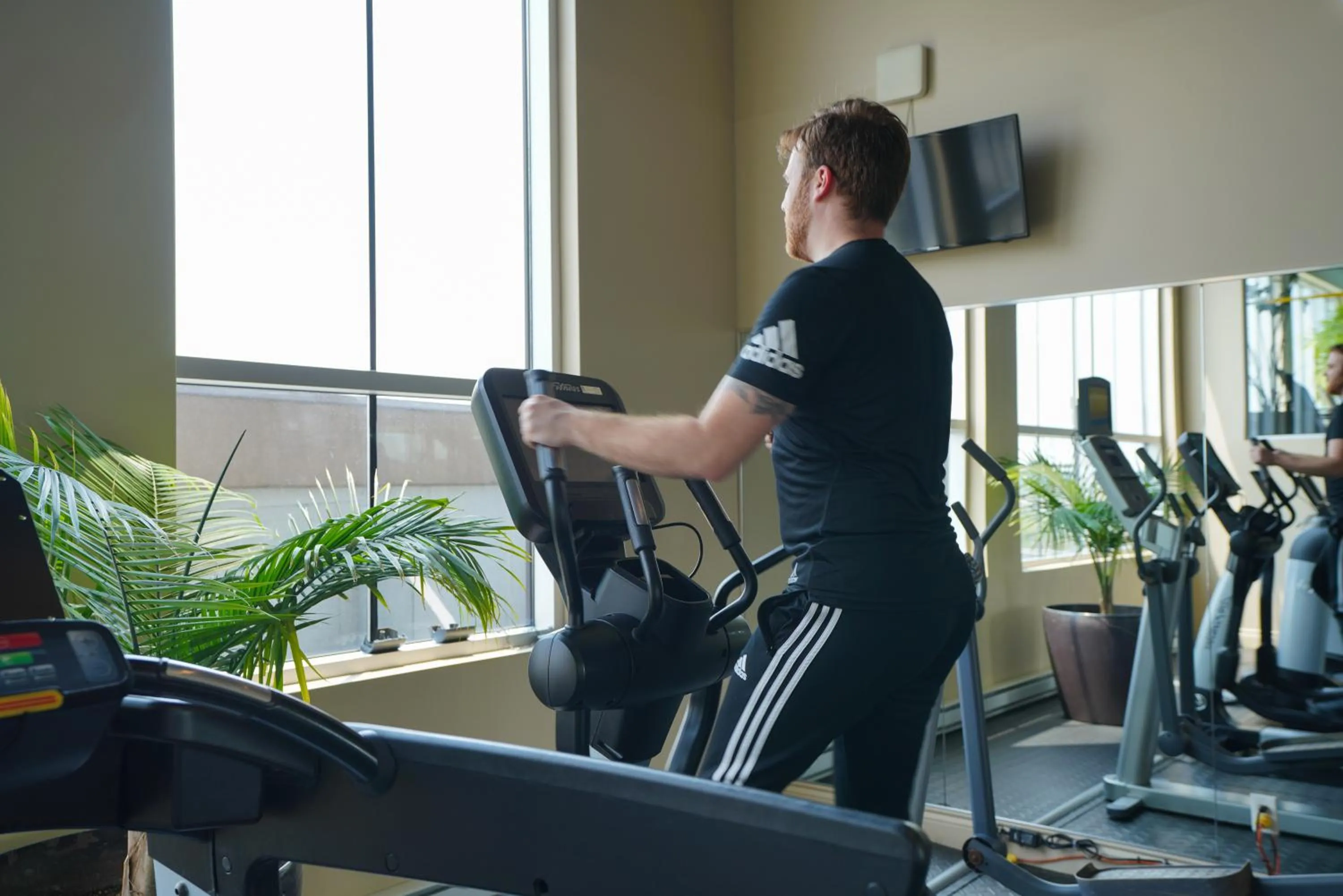 Fitness centre/facilities in Hôtel Must Aéroport de Québec par JARO