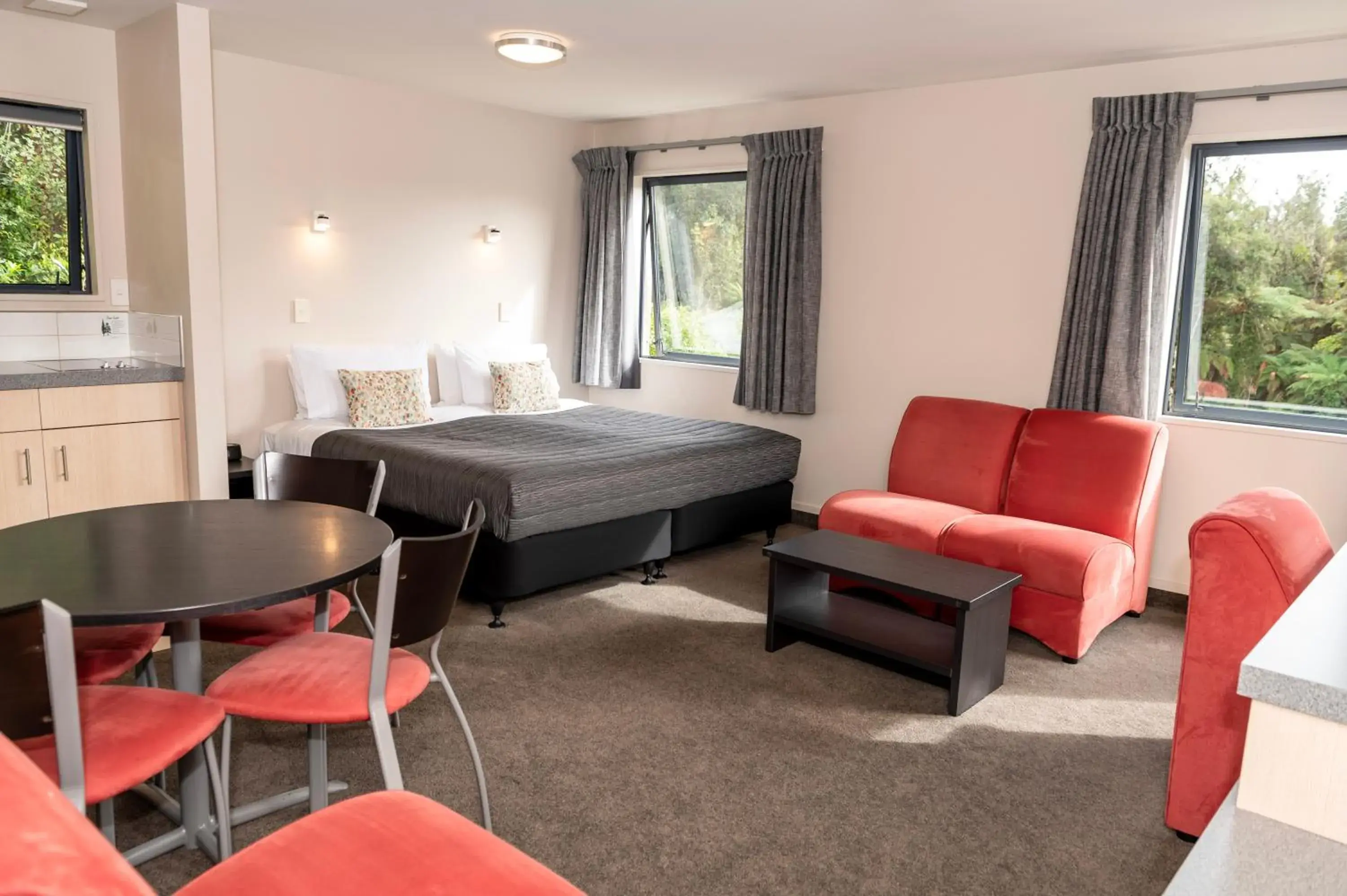 One-Bedroom Apartment in Bella Vista Motel Fox Glacier One-Bedroom Apartment in Bella Vista Motel Fox Glacier