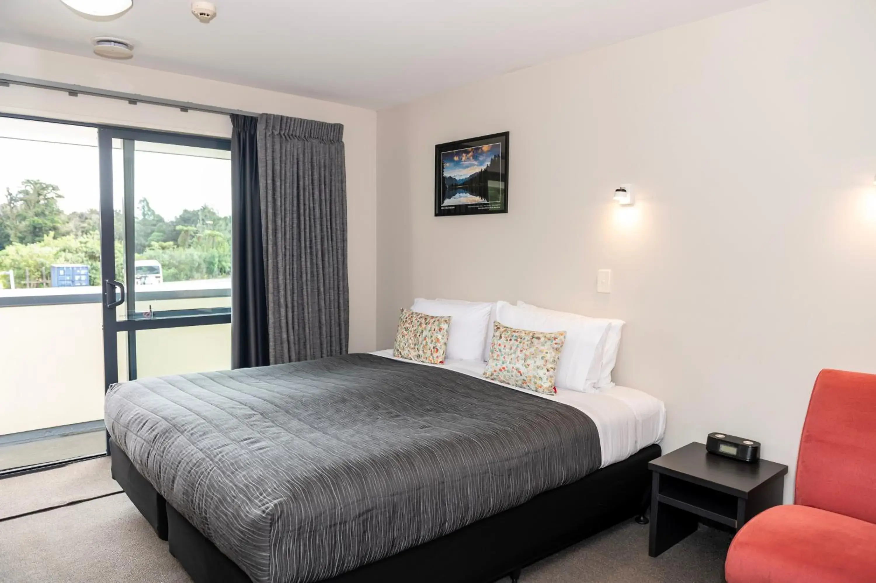 Superior King Studio in Bella Vista Motel Fox Glacier Superior King Studio in Bella Vista Motel Fox Glacier